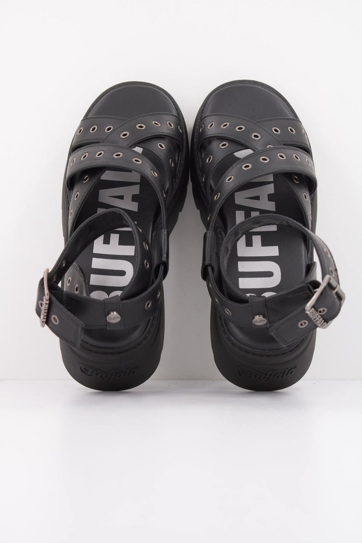 BUFFALO SANDALIA VEGA en color NEGRO (3)