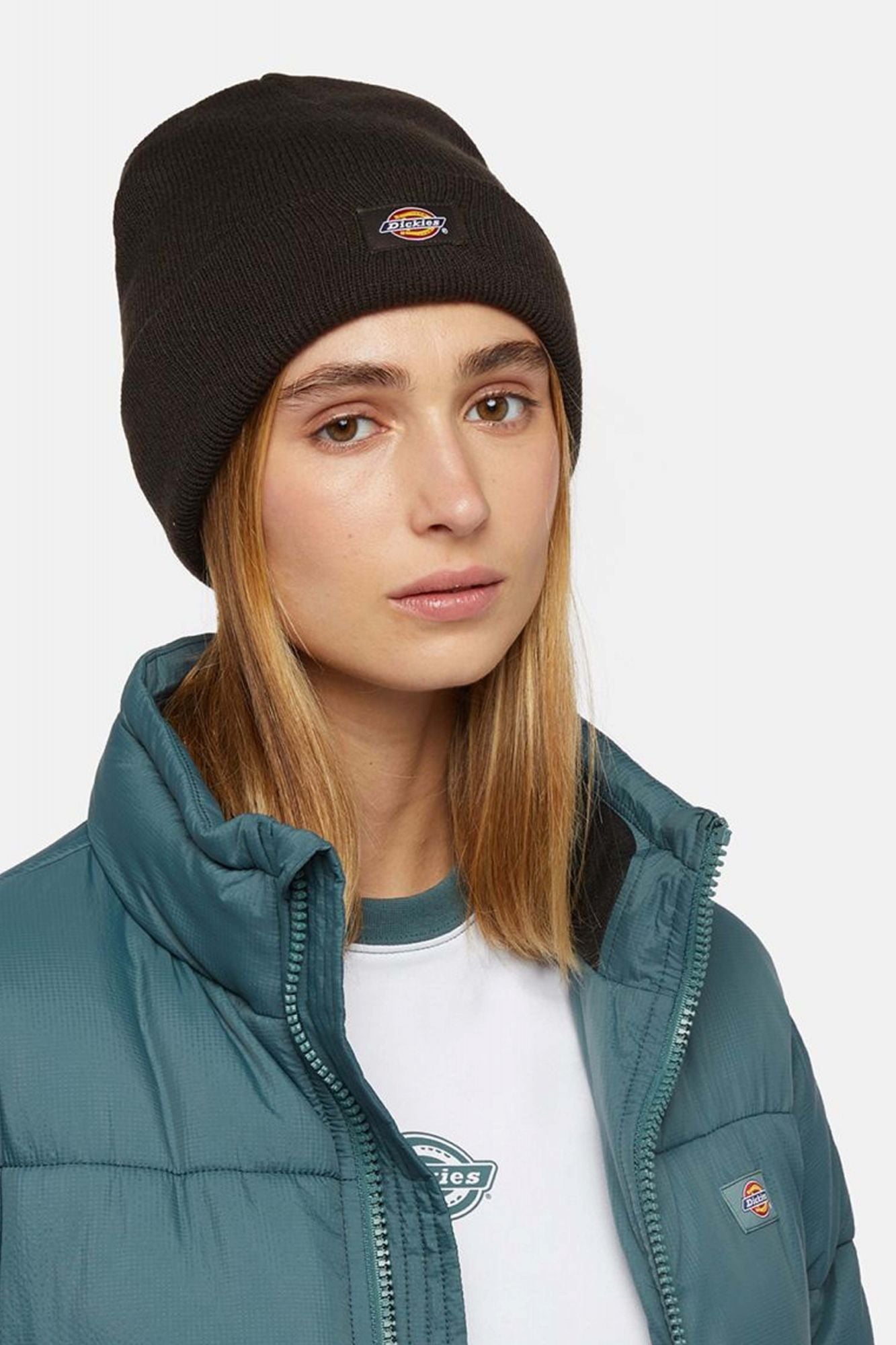 DICKIES GIBSLAND BEANIE en color MARRON (4)
