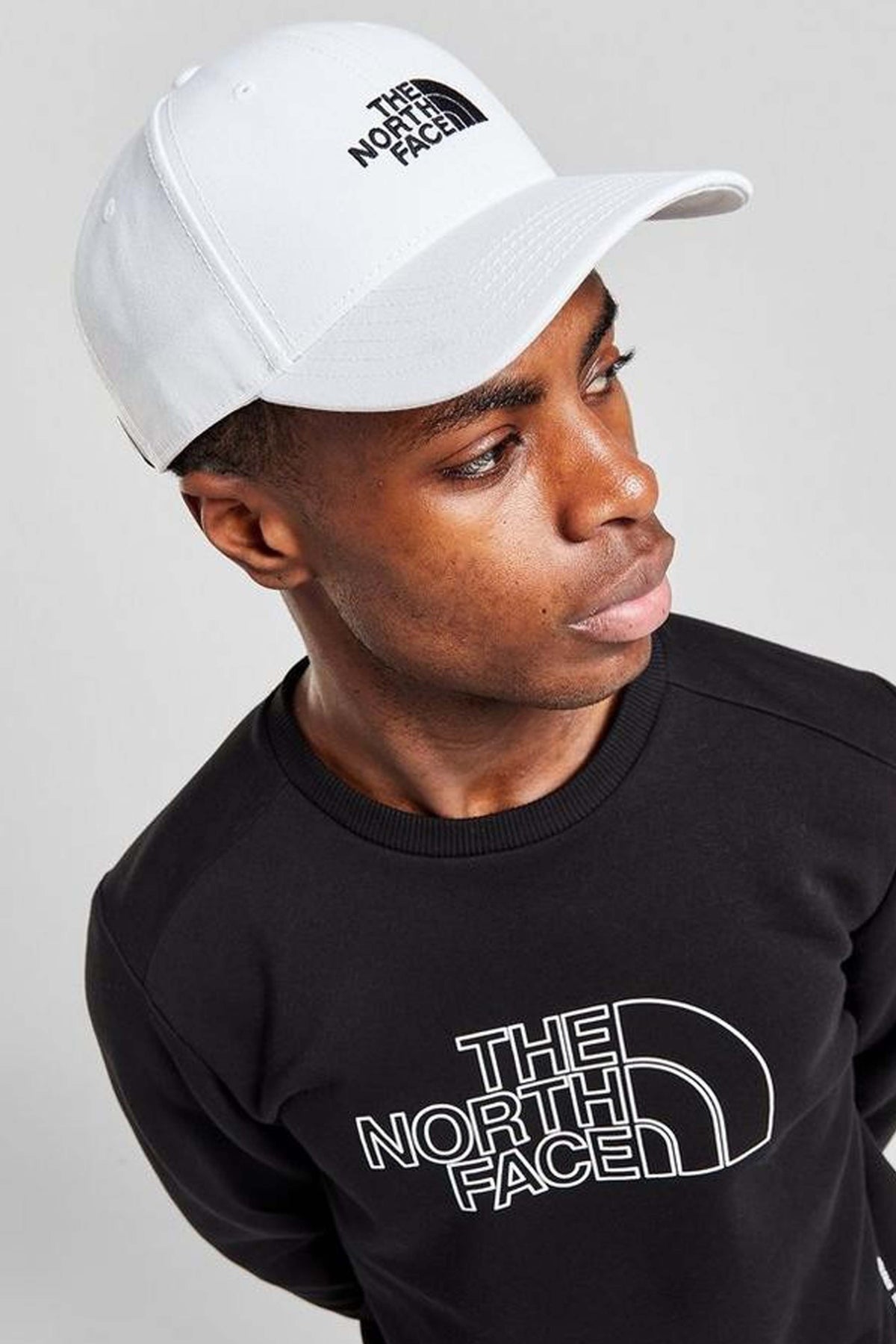THE NORTH FACE RECYCLED 66 CLASSIC en color BLANCO (2)
