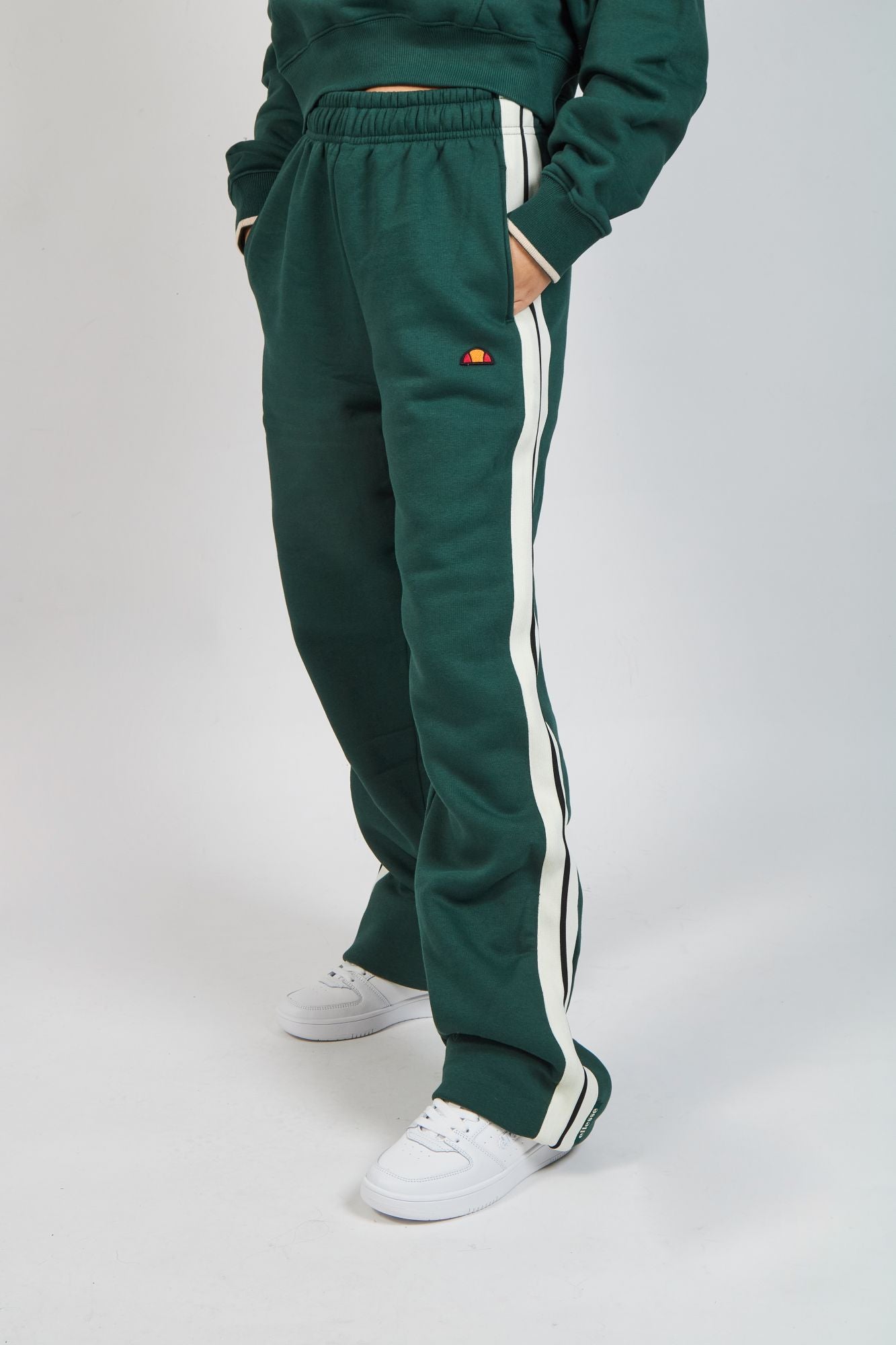 ELLESSE RADICE JOGGER en color VERDE (1)