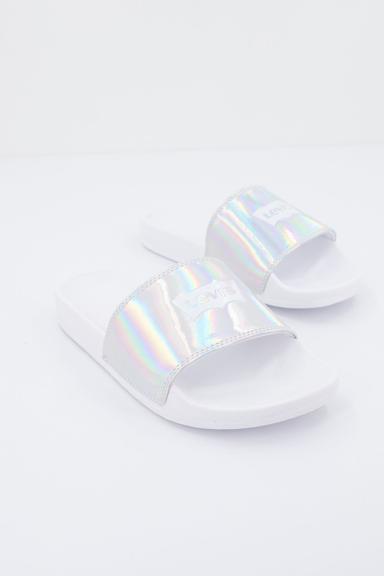 LEVI'S JUNE BATWING S en color PLATA (2)
