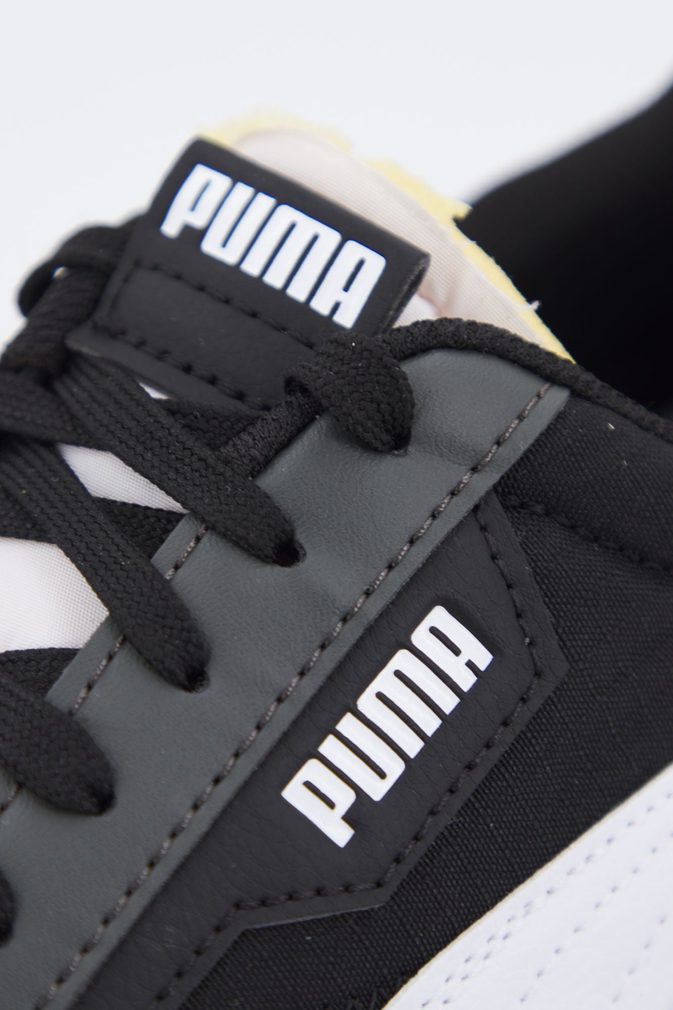 PUMA FUTURE RIDER PLAY ON en color NEGRO (4)