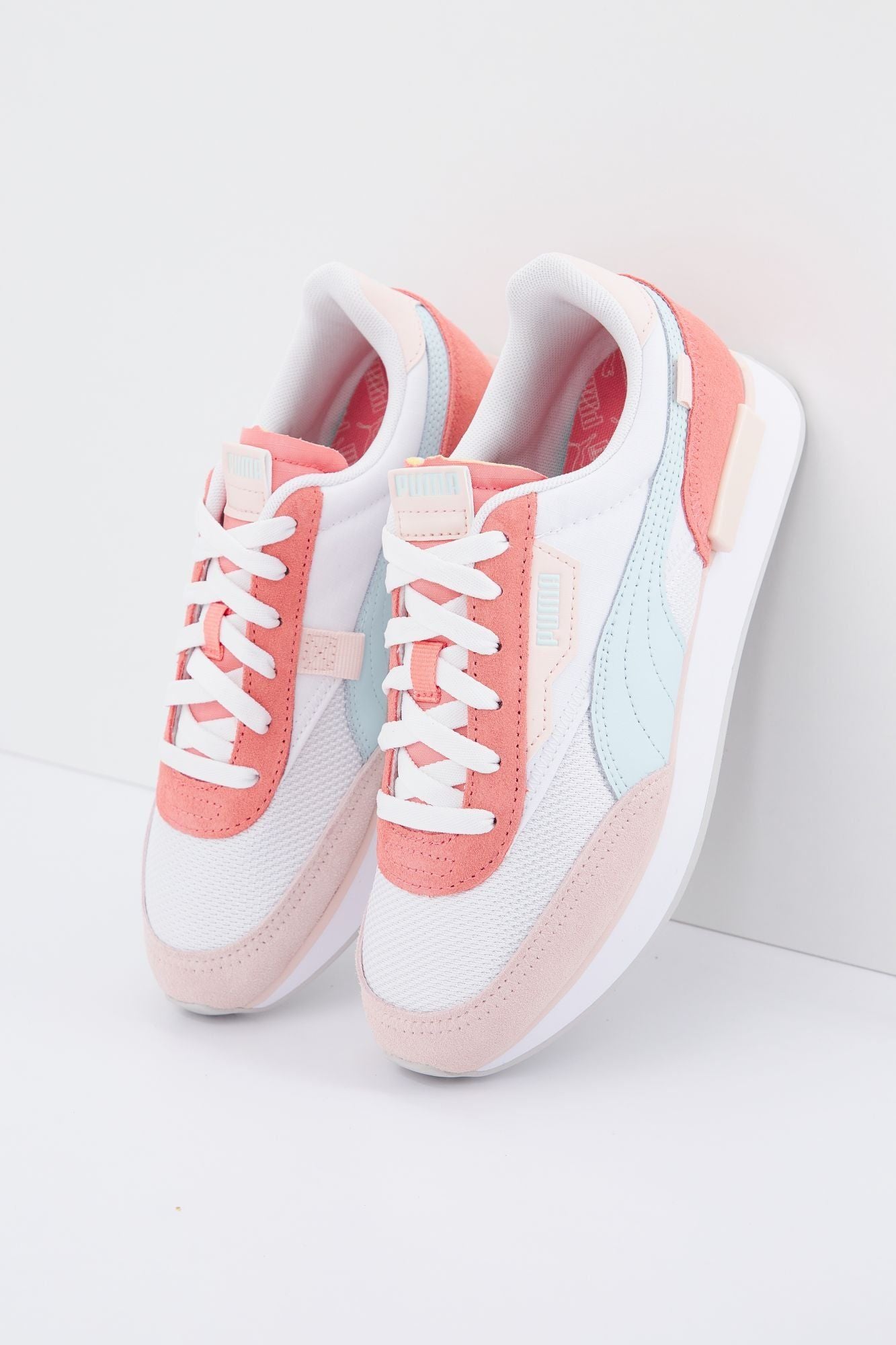 PUMA FUTURE RIDER SOFT en color ROSA (1)