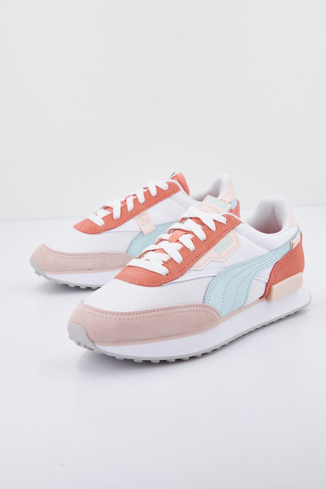 PUMA FUTURE RIDER SOFT en color ROSA (3)