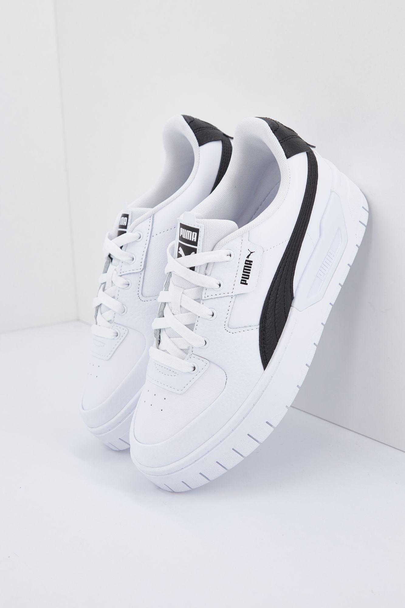 PUMA CALI DREAM en color BLANCO (2)