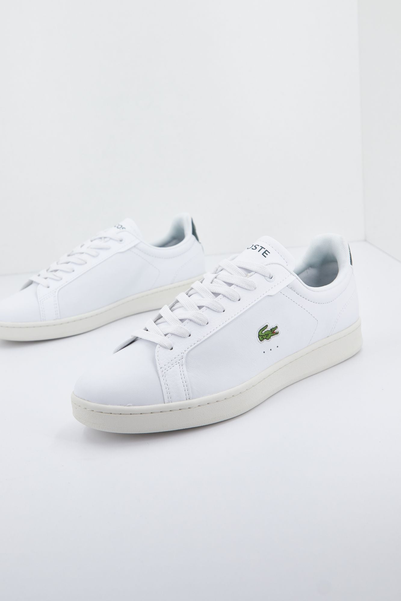 LACOSTE CARNABY PRO 123 9 SMA en color BLANCO (1)