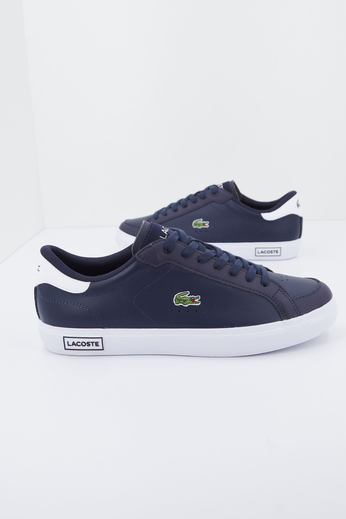 LACOSTE POWERCOURT 123 3 SMA en color AZUL (2)