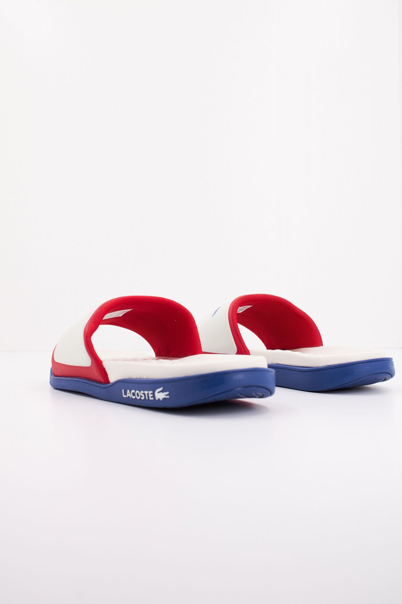 LACOSTE SERVE SLIDE DUAL SYNTHETI en color BLANCO (3)