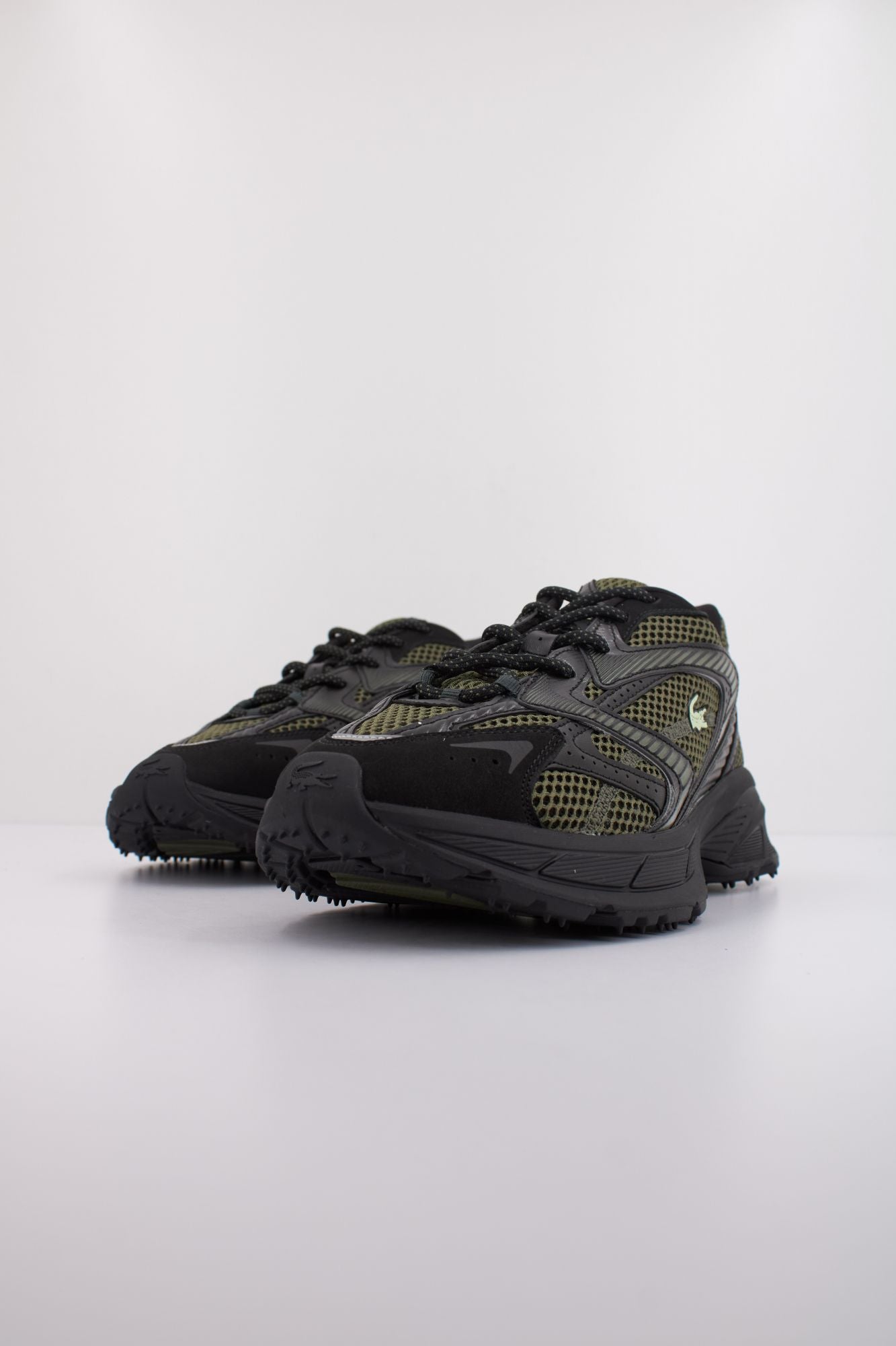 LACOSTE L003 NEO SHOT en color NEGRO (2)