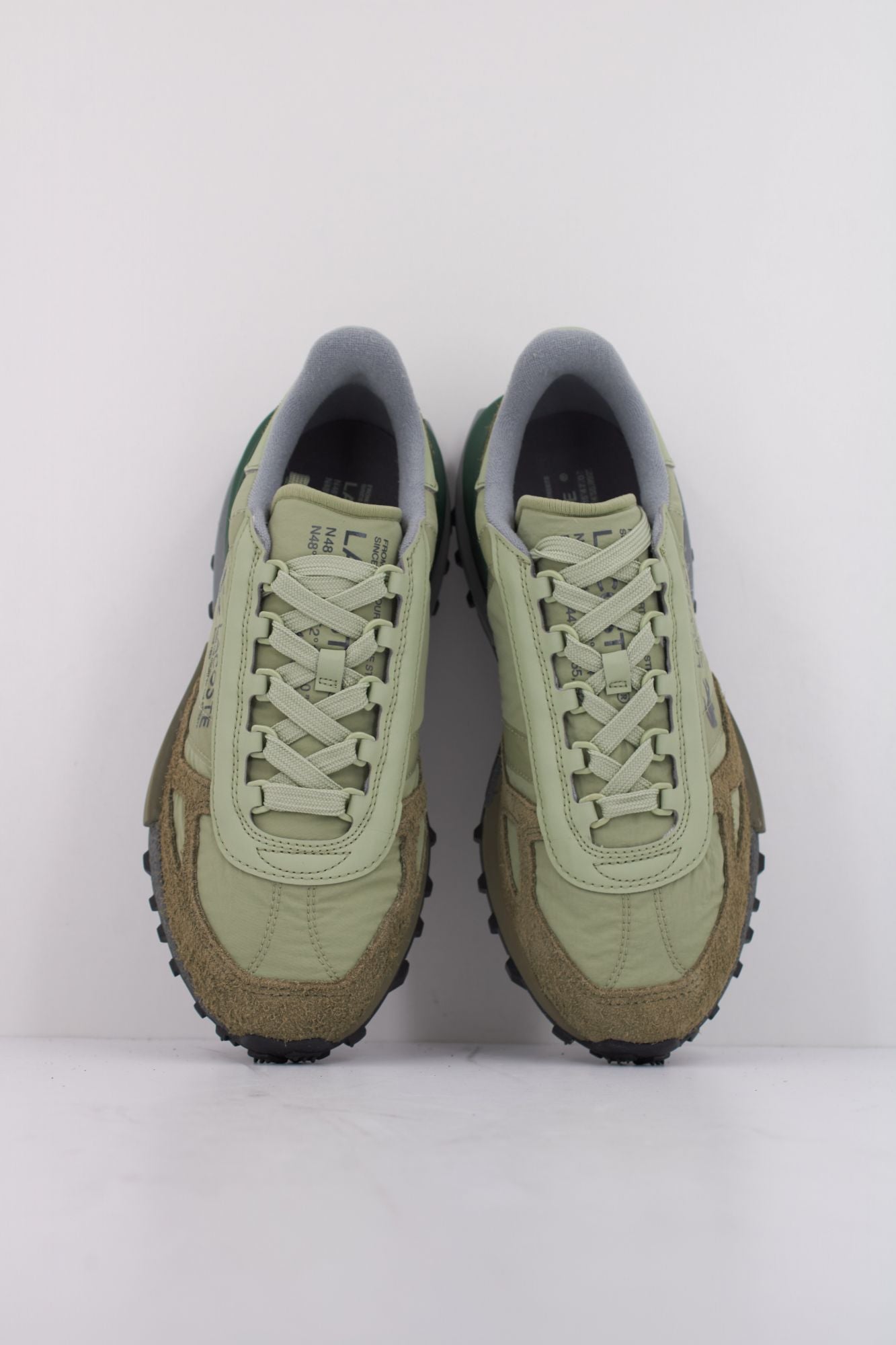 LACOSTE MEN'S ELITE ACTIVE SNEAKE en color VERDE (3)