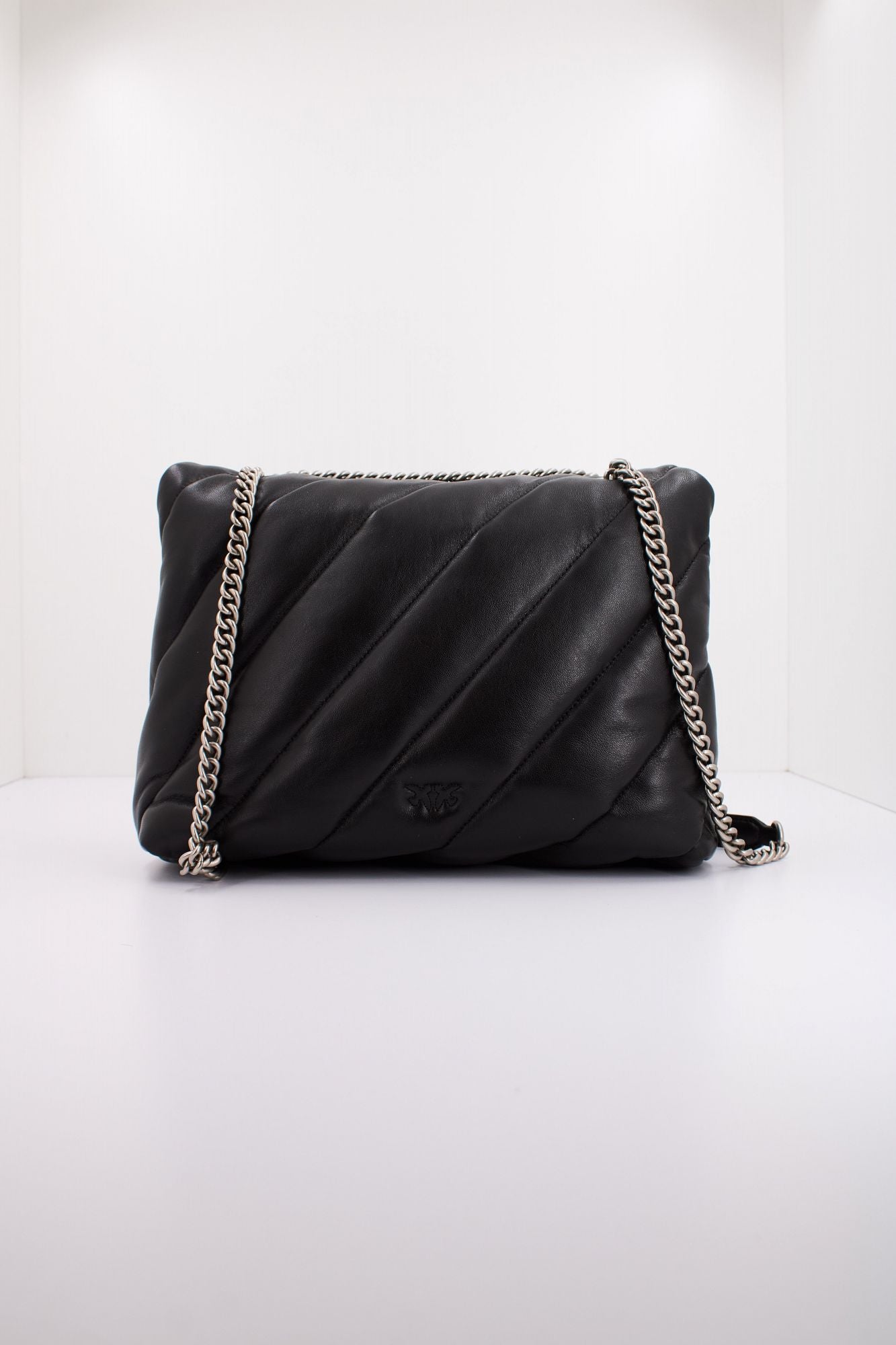 PINKO LOVE PUFF BIG CL SHEEP en color NEGRO (3)