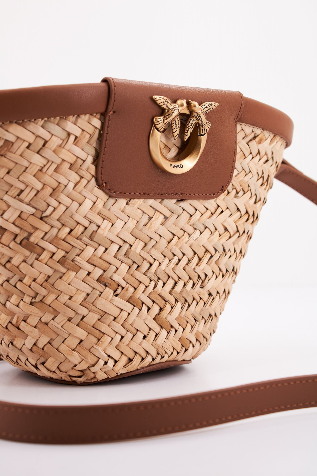 PINKO LOVE SUMMER BUCKET en color MARRON (4)