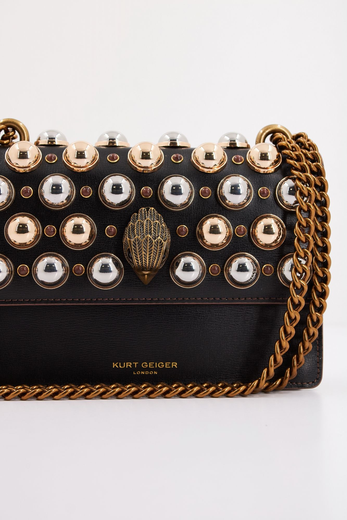 KURT GEIGER LONDON SHOREDITJ SM XBODY STUD en color NEGRO (4)