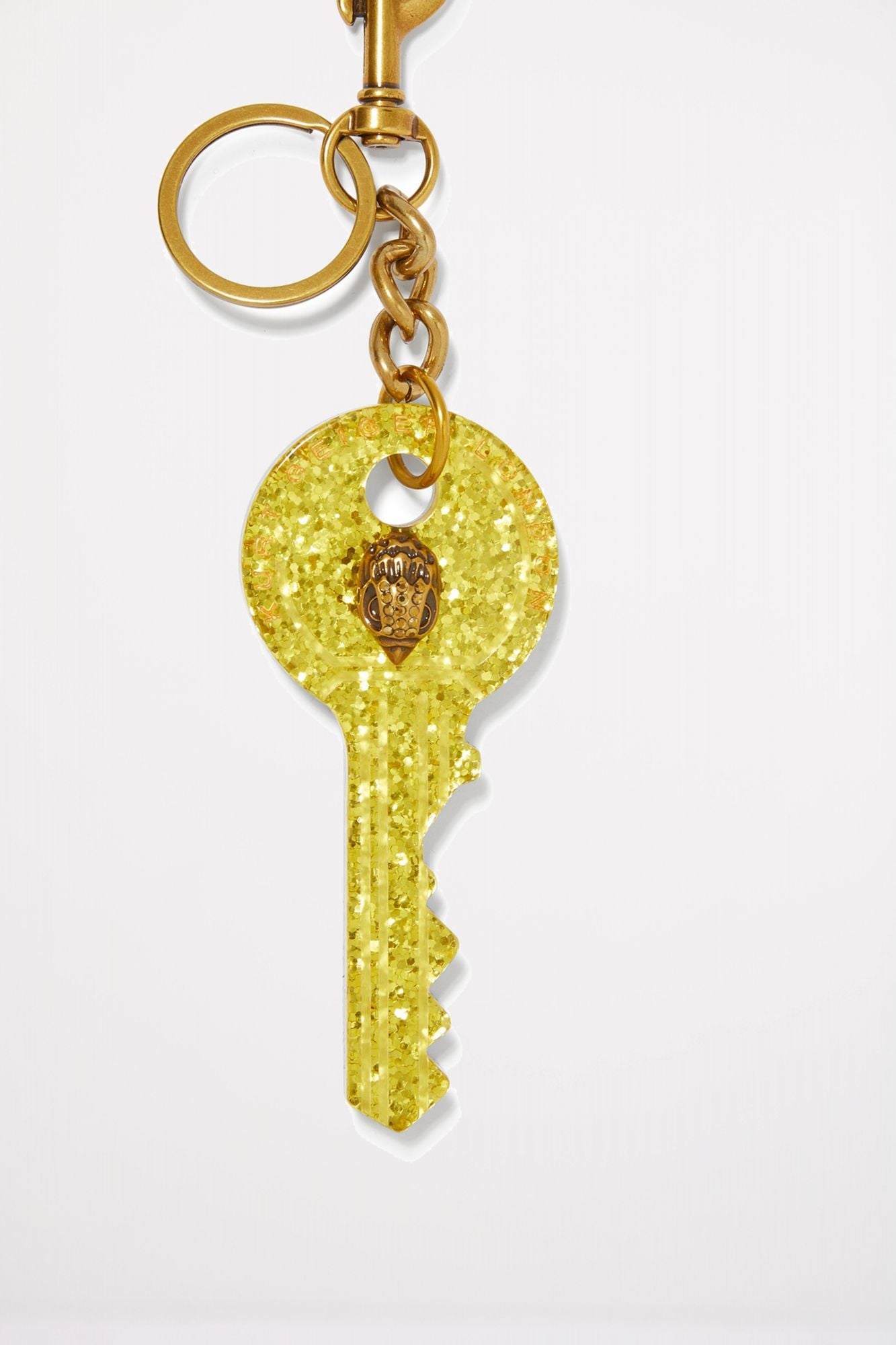 KURT GEIGER LONDON KEY KEYRING en color AMARILLO (1)