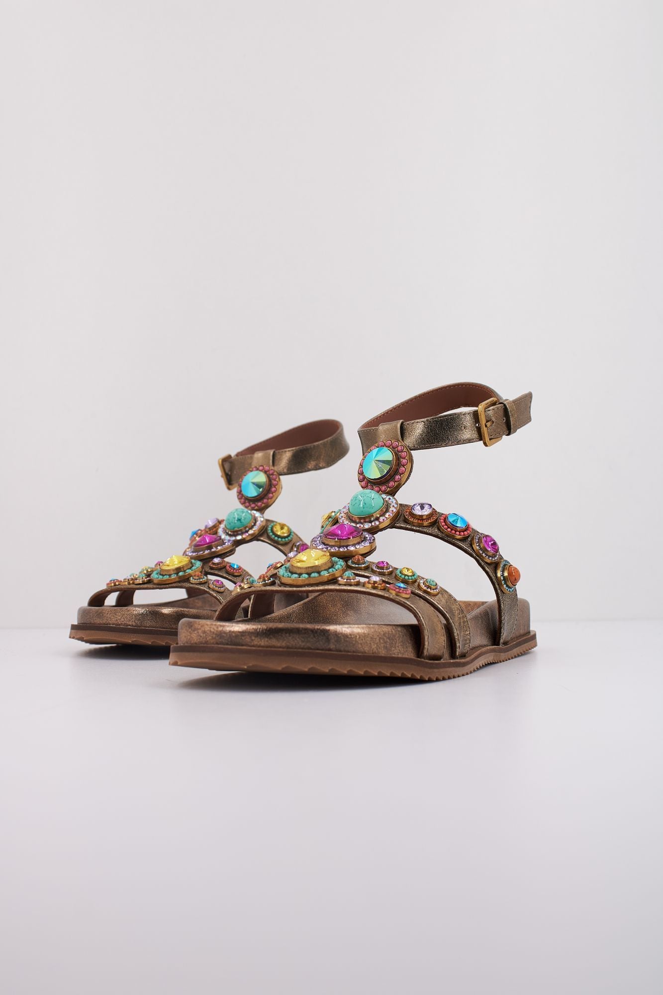 KURT GEIGER LONDON OCTAVIA FLEXI GLADIATOR en color ORO (2)