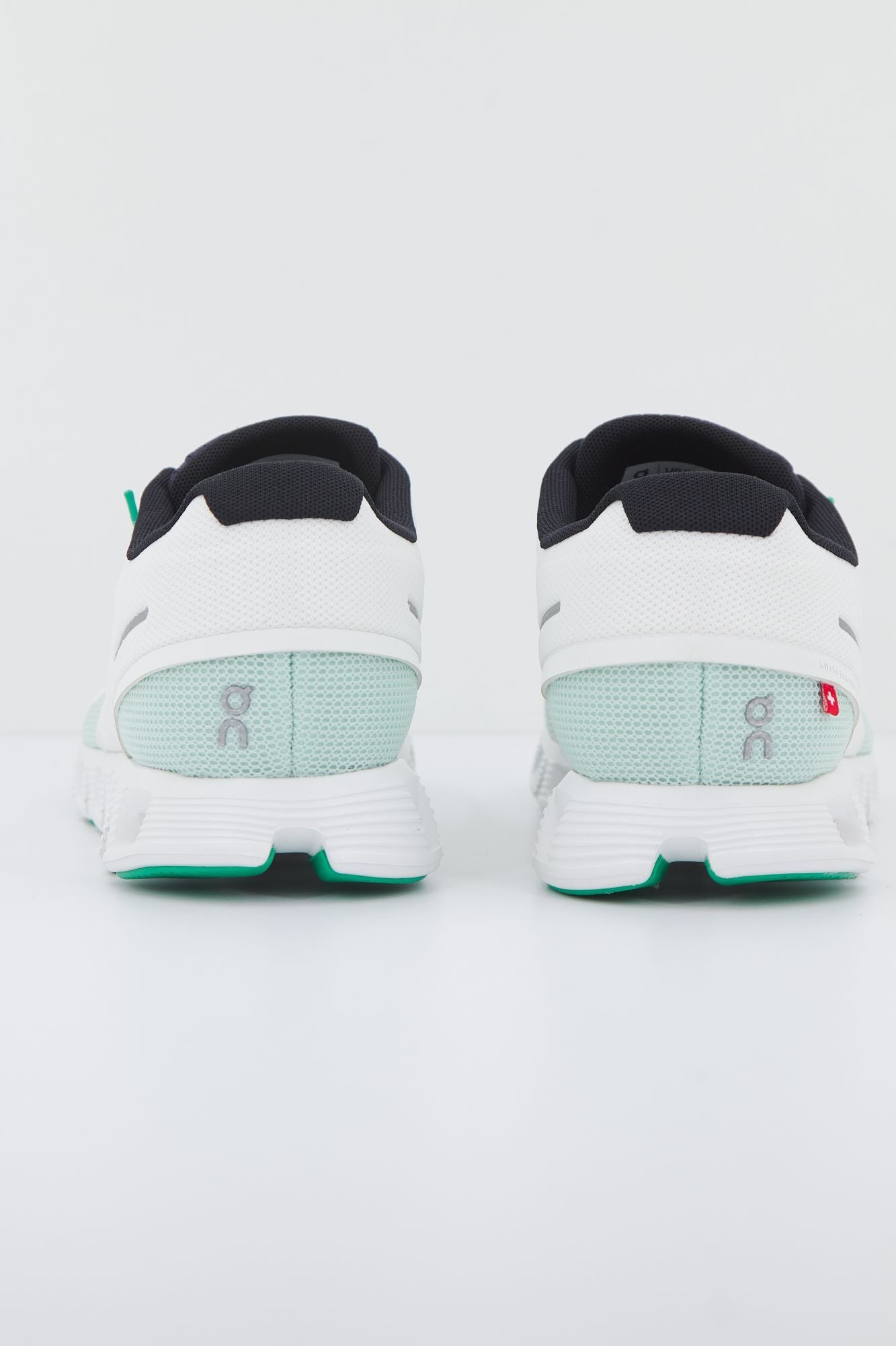 ON RUNNING CLOUD 5 PUSH en color VERDE (3)