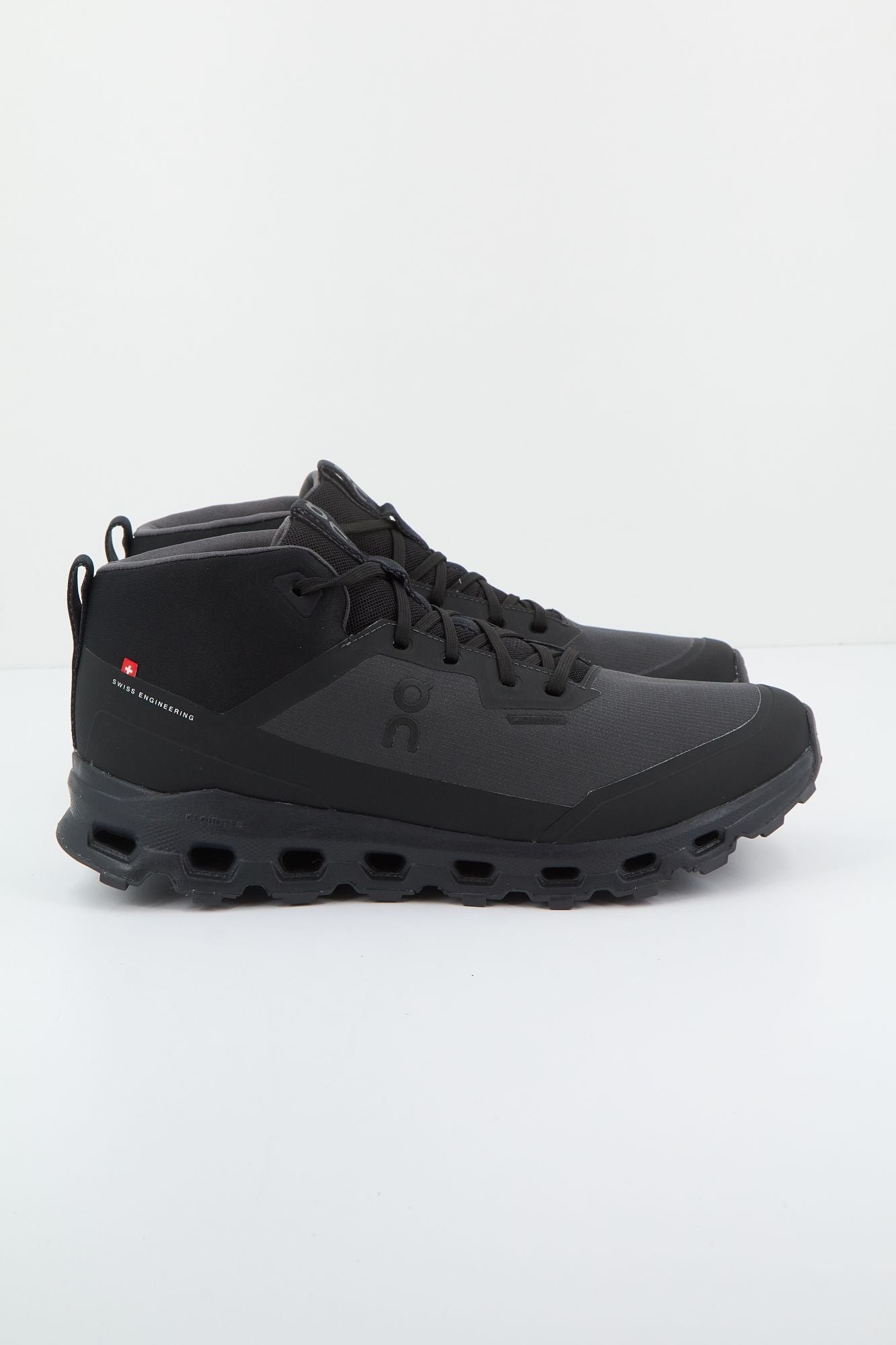ON RUNNING CLOUDROAM WATERPROOF en color NEGRO (3)