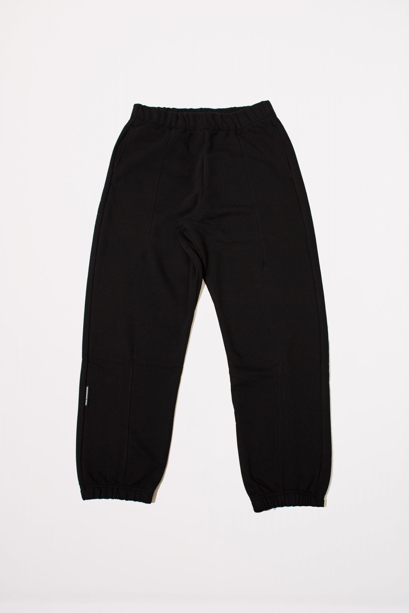 ON RUNNING CLUB PANTS en color NEGRO (1)