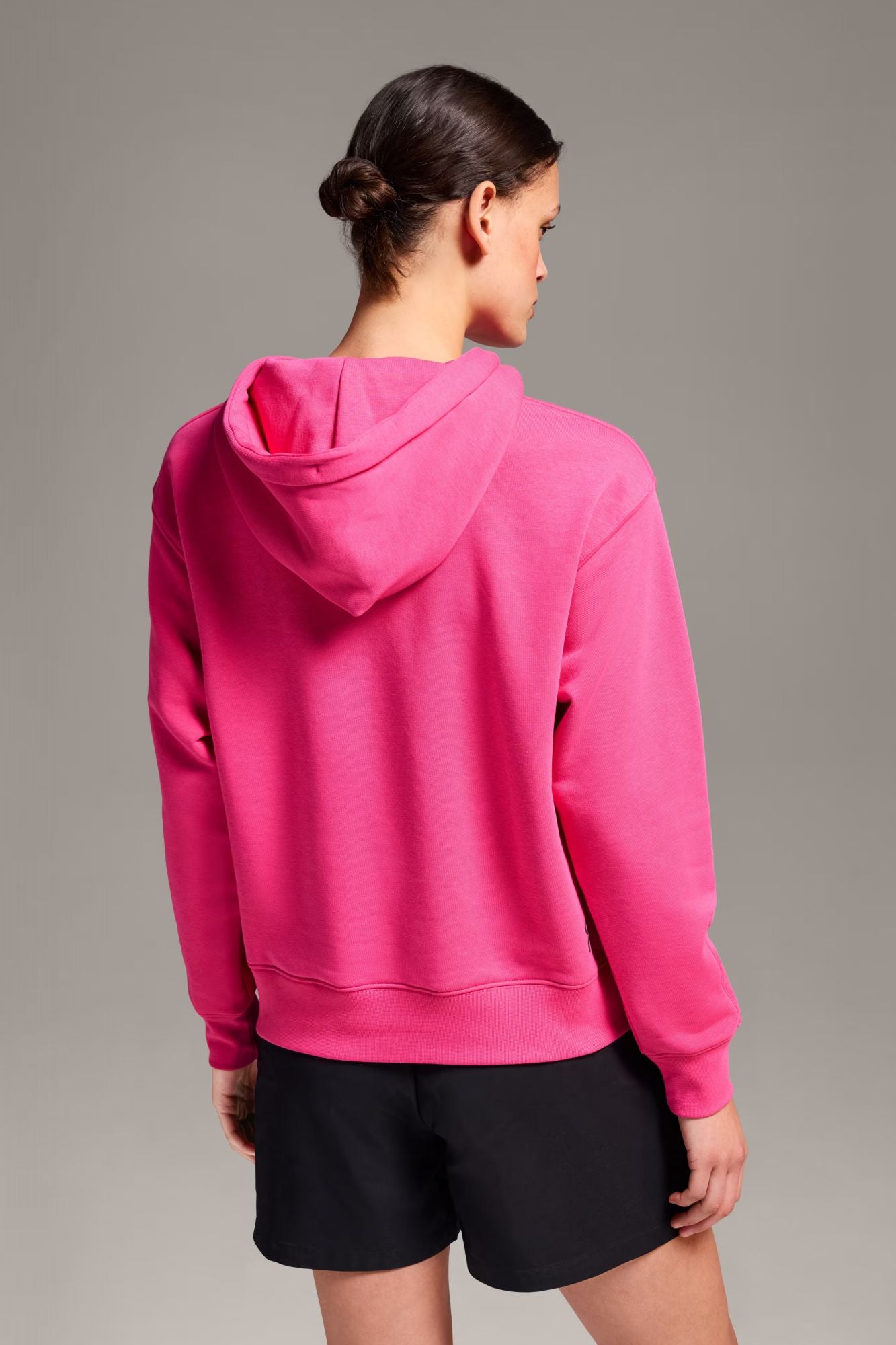 ON RUNNING CLUB HOODIE en color ROSA (3)