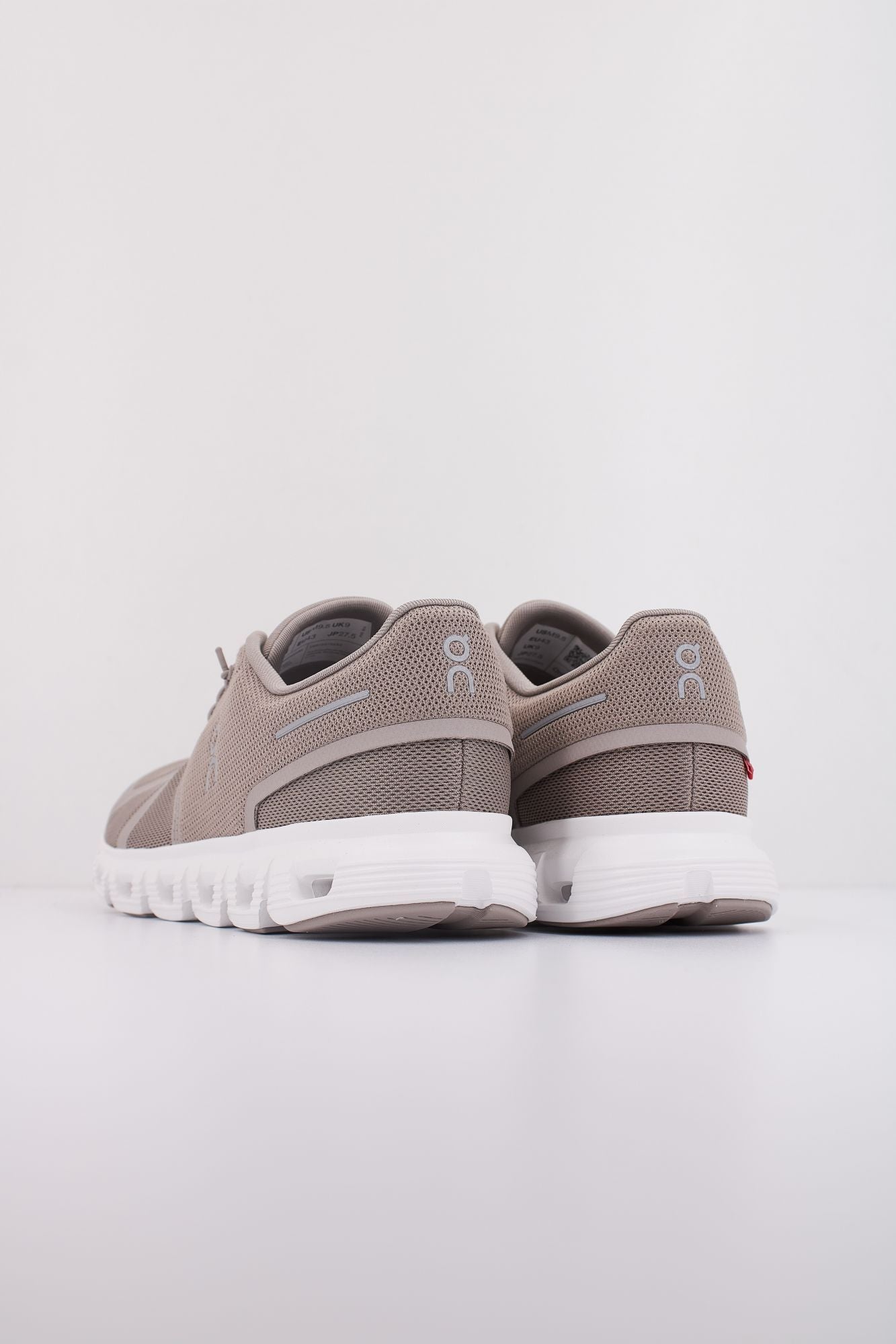 ON RUNNING CLOUD 6 en color MARRON (4)