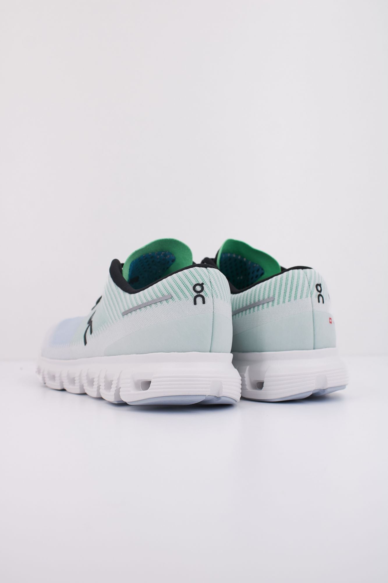 ON RUNNING CLOUD 6 PUSH en color VERDE (4)