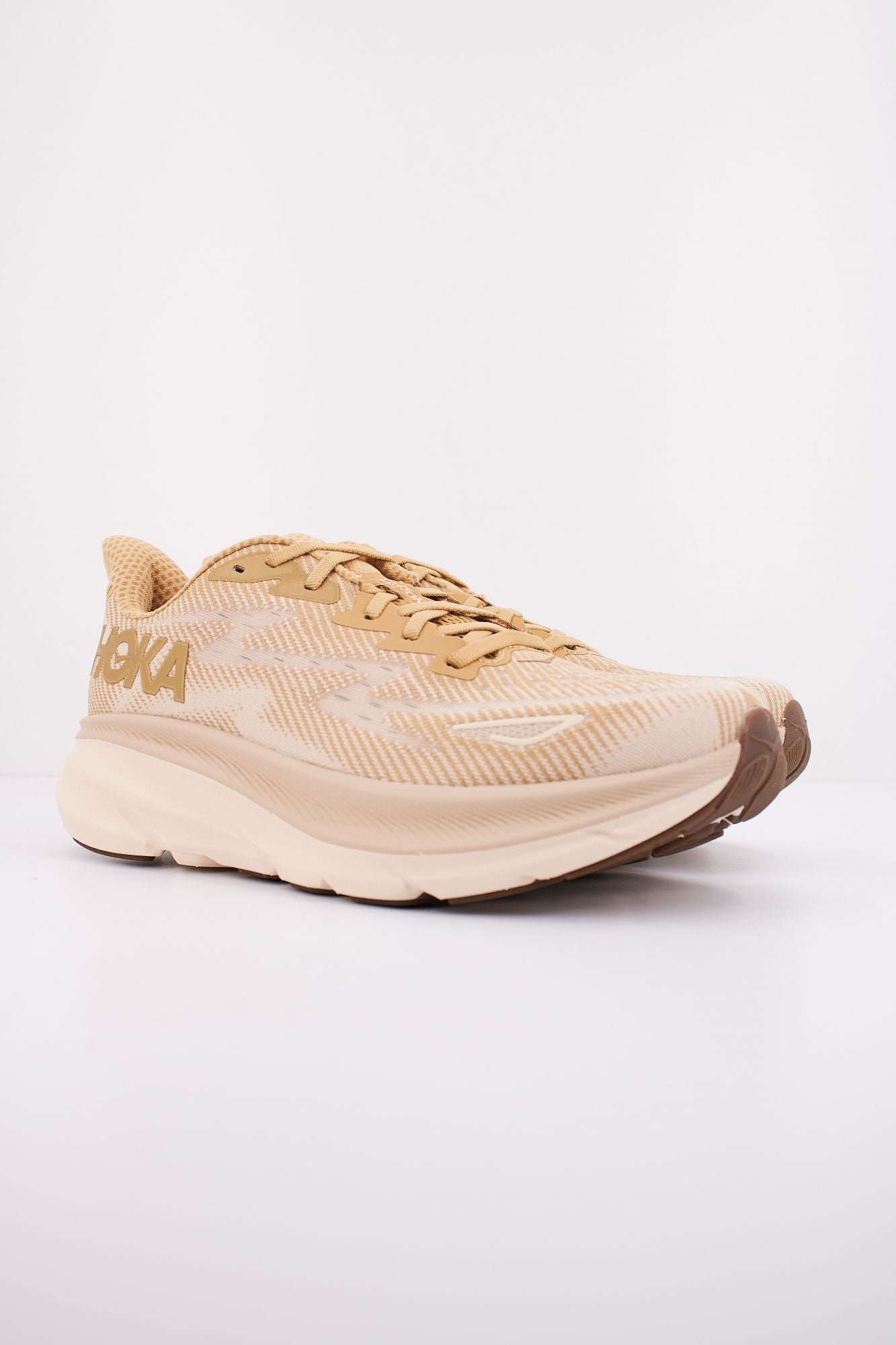HOKA M CLIFTON 9 en color MARRON (2)
