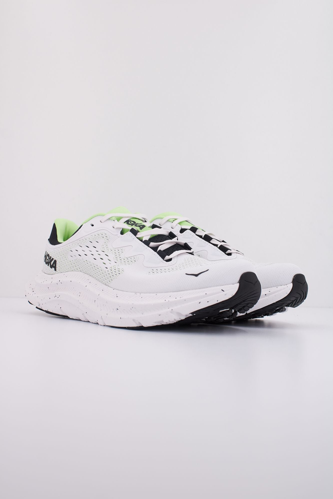 HOKA KAWANA 2 en color BLANCO (3)