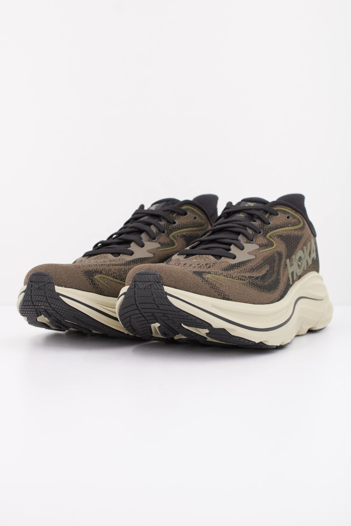 HOKA CLIFTON 10 en color MARRON (2)