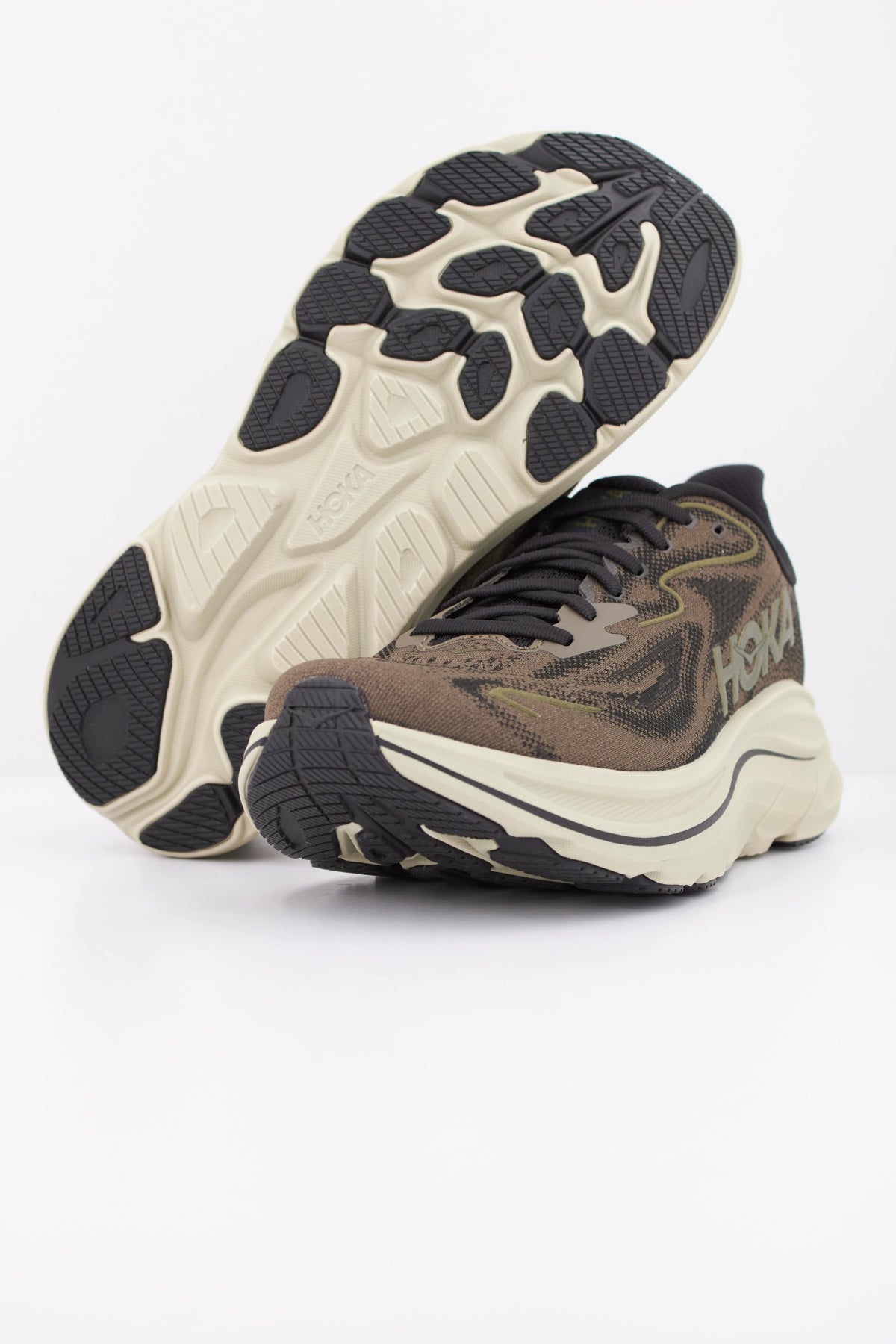 HOKA CLIFTON 10 en color MARRON (5)