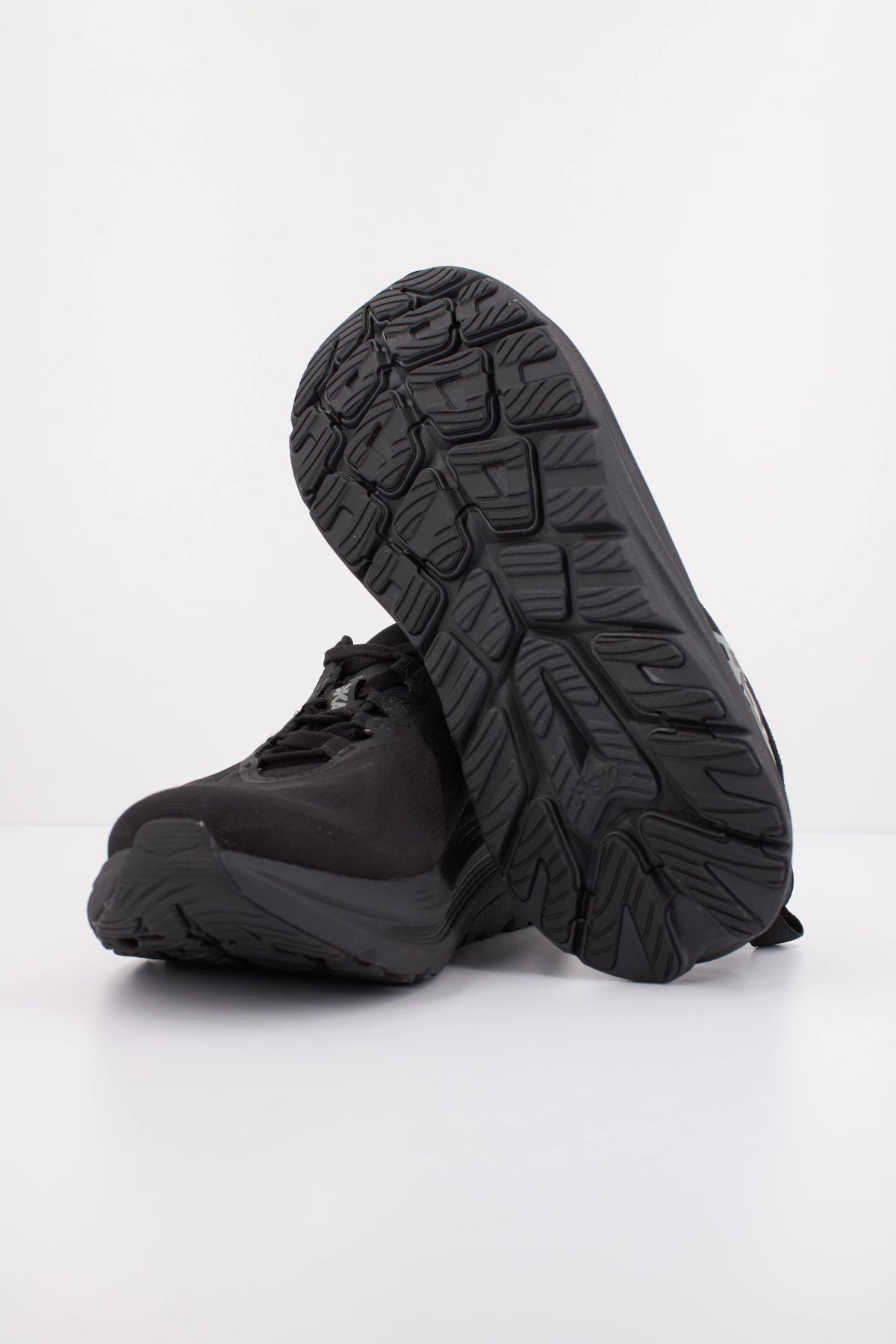 HOKA KAWANA 3 en color NEGRO (5)