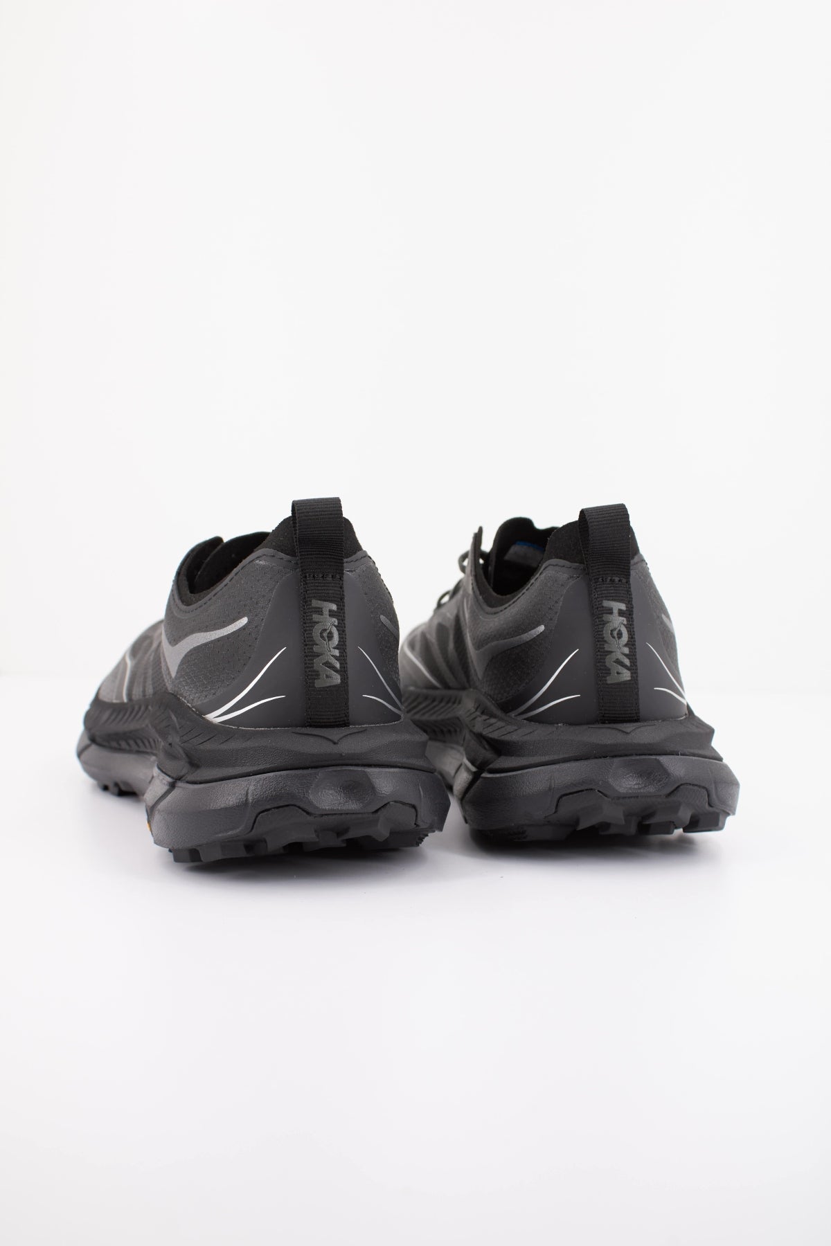 HOKA U MAFATE SPEED en color NEGRO (4)