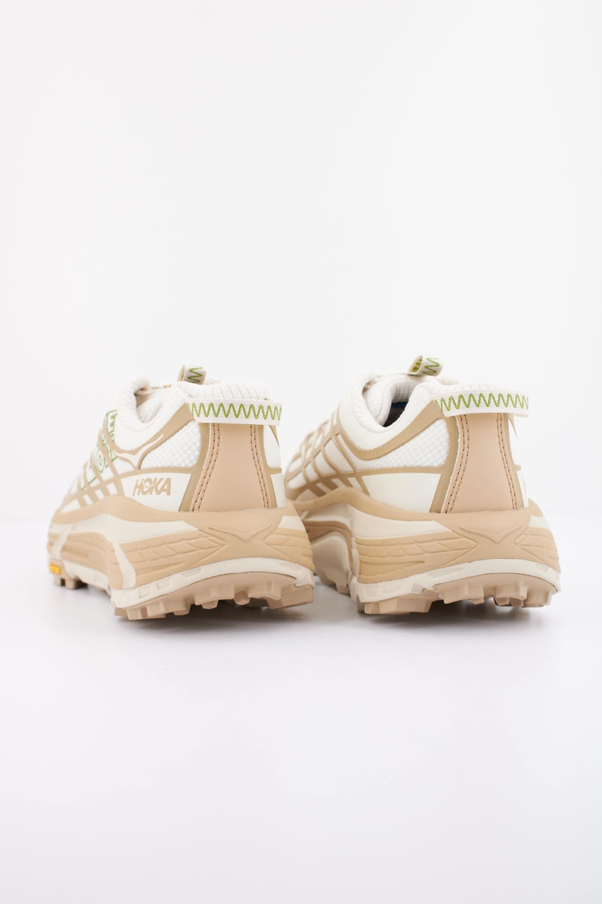 HOKA U MAFATE THREE2 en color BEIS (4)