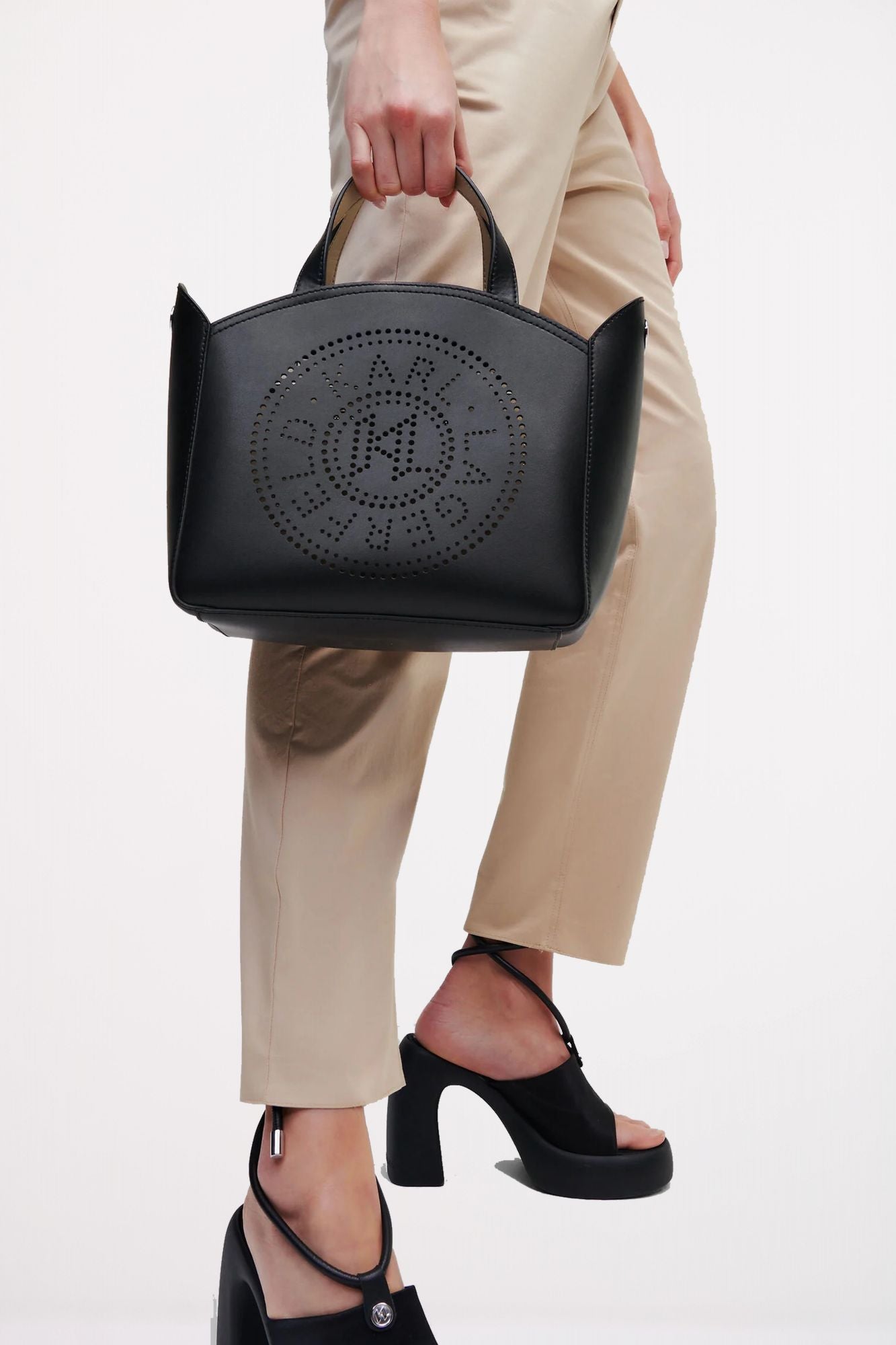 KARL LAGERFELD K/CIRCLE en color NEGRO (4)