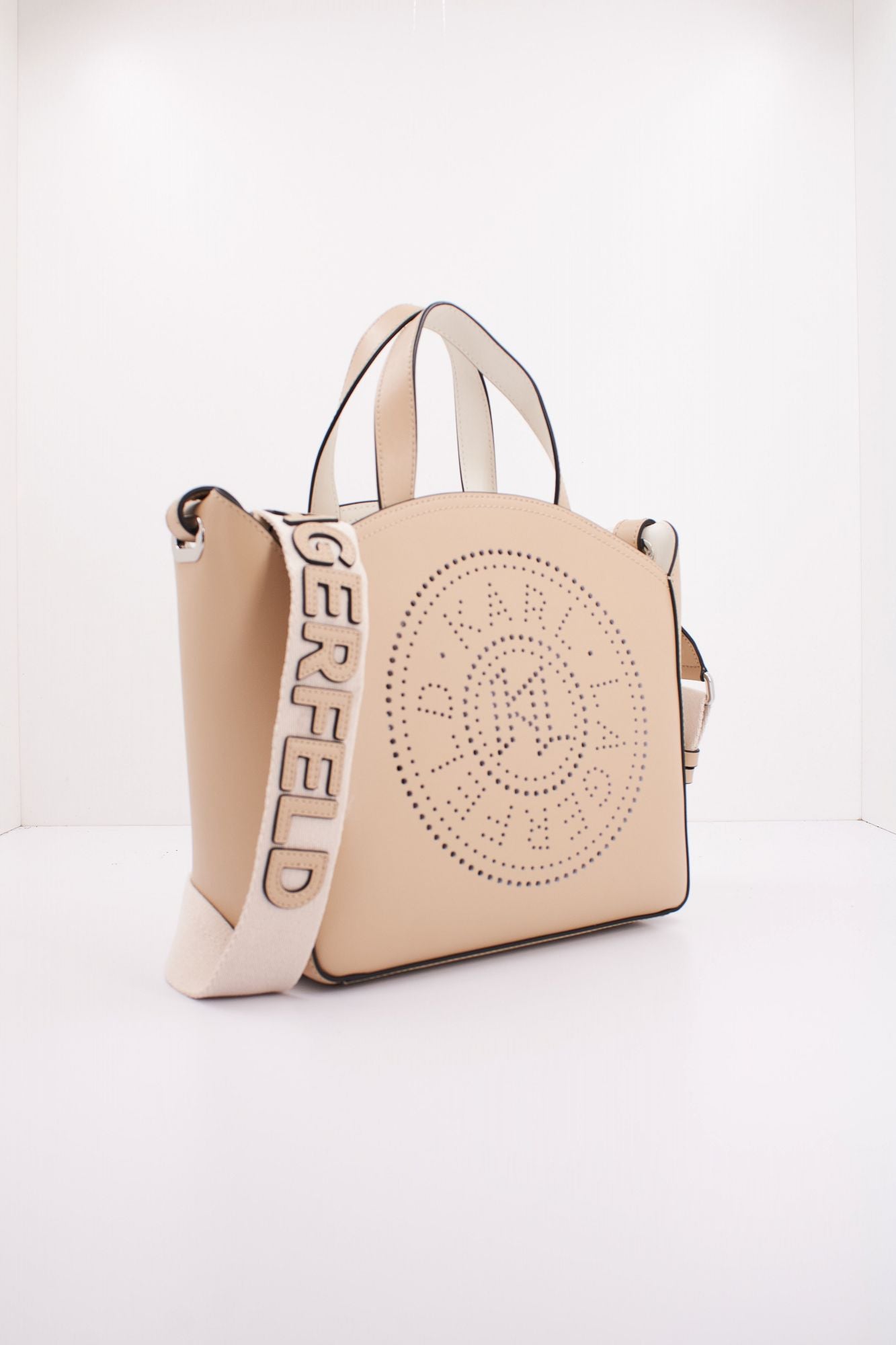 KARL LAGERFELD K CIRCLE SM TOTE PERFORATED en color BEIS (2)