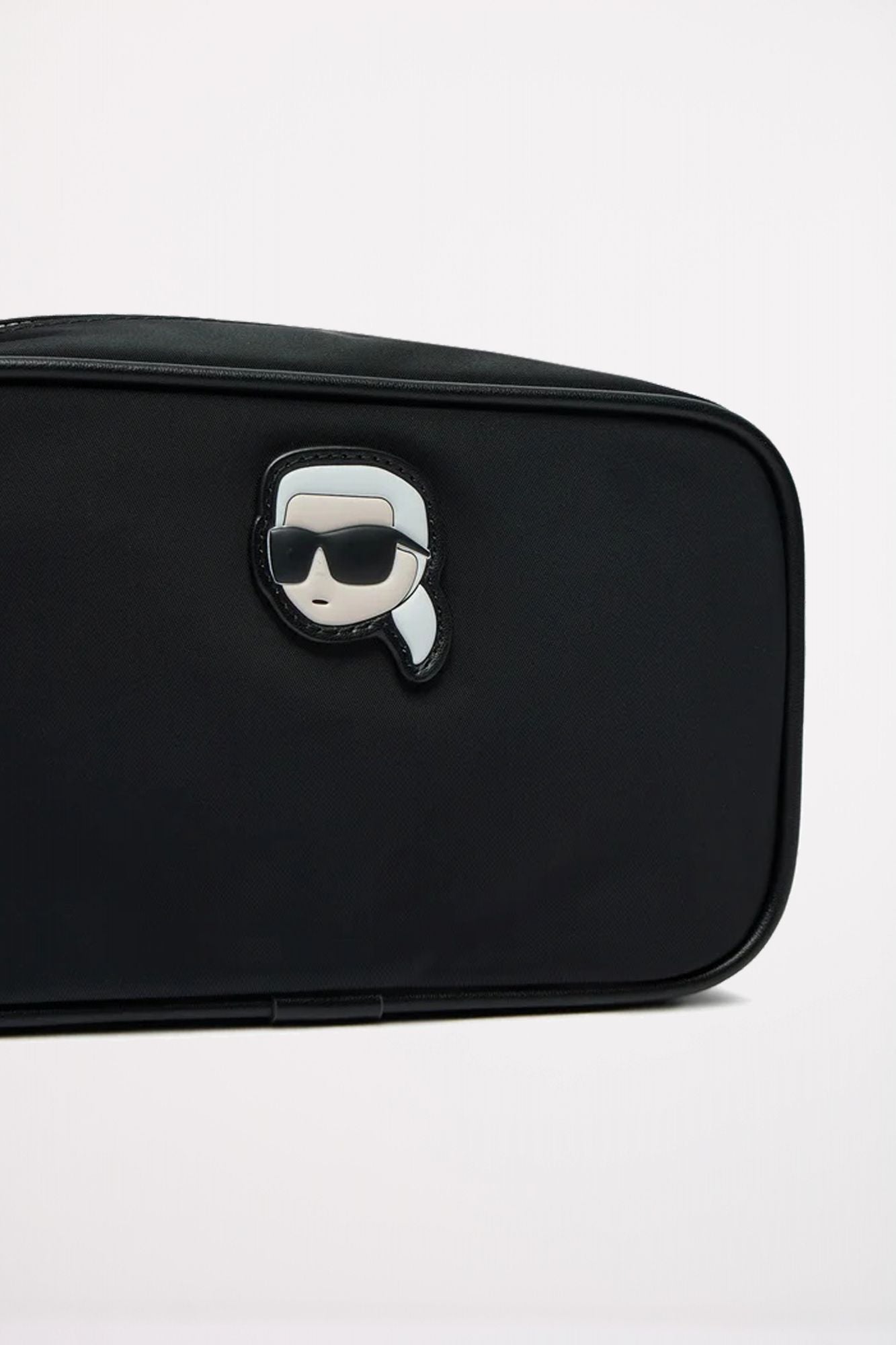 KARL LAGERFELD IKON NYLON CAMERA BAG en color NEGRO (3)