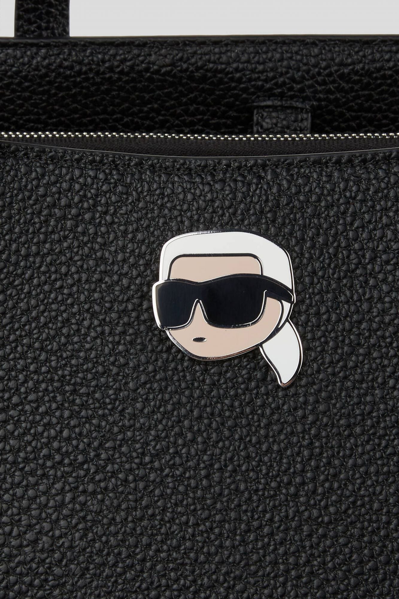 KARL LAGERFELD IKON PEBBLE LG TOTE en color NEGRO (4)