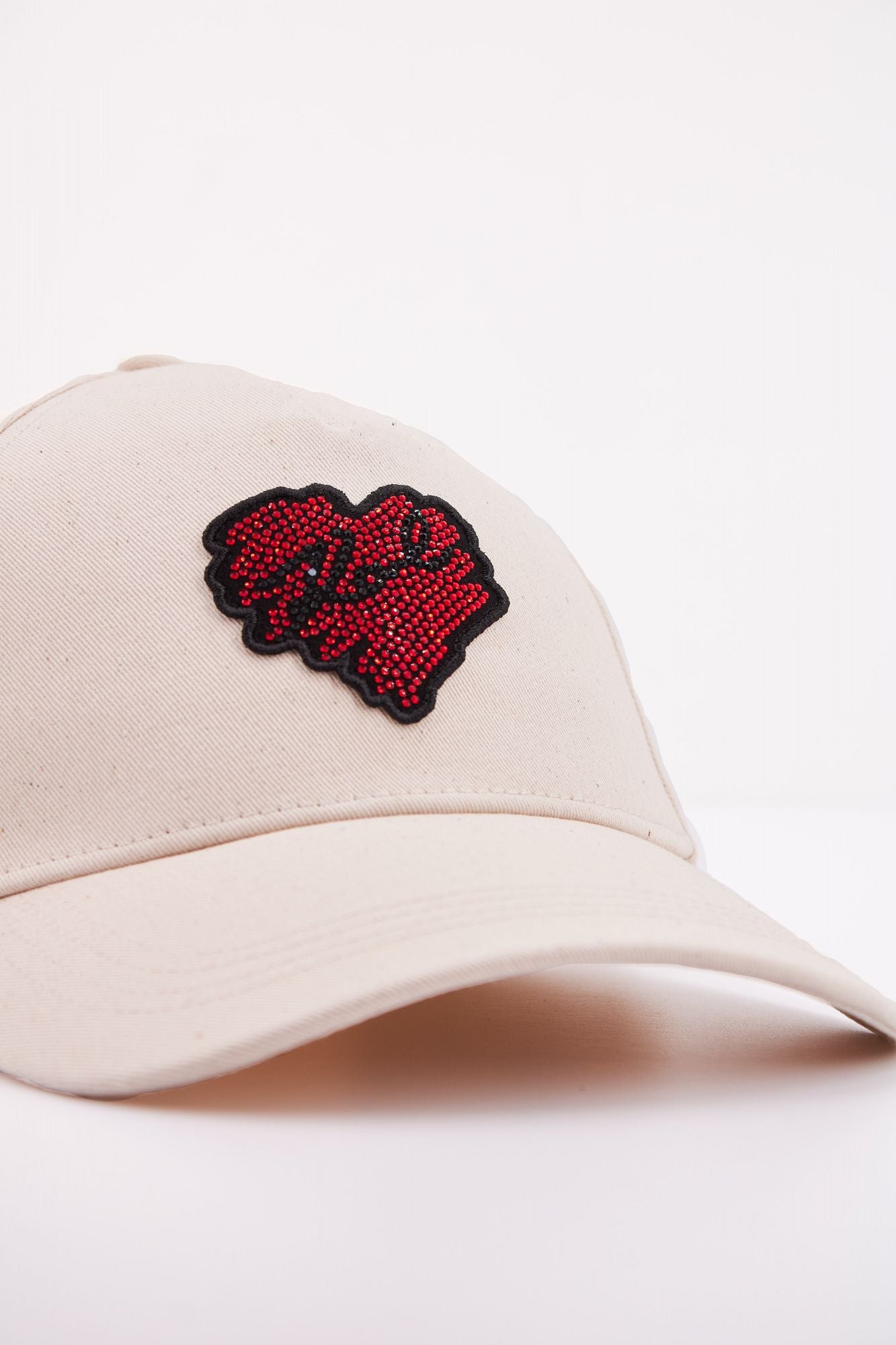 KARL LAGERFELD HEARTS CAP en color BEIS (4)