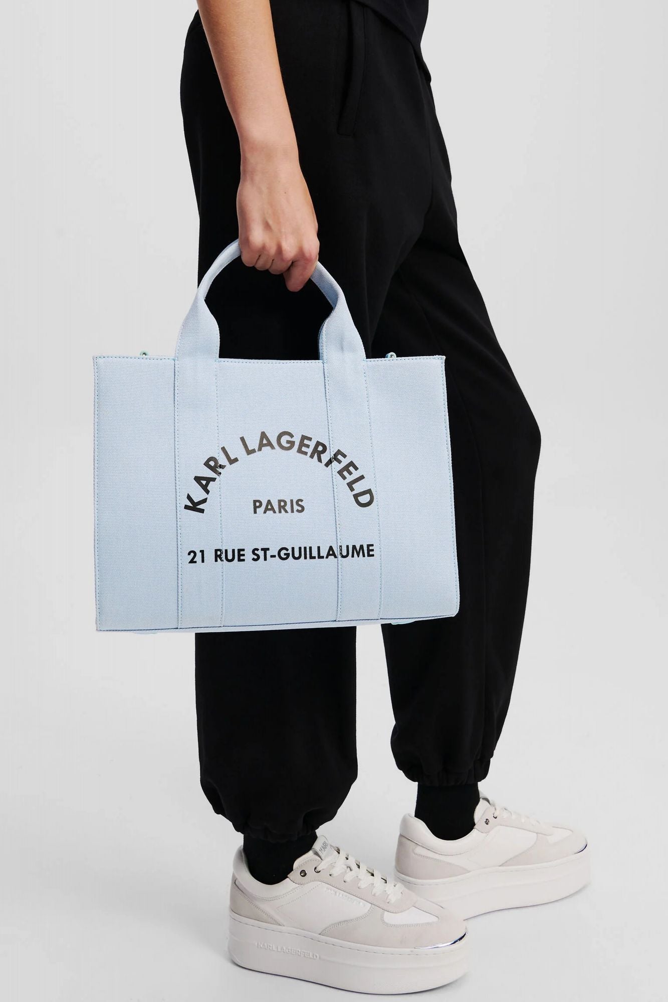 KARL LAGERFELD RSG SQUARE MEDIUM TOTE en color AZUL (4)