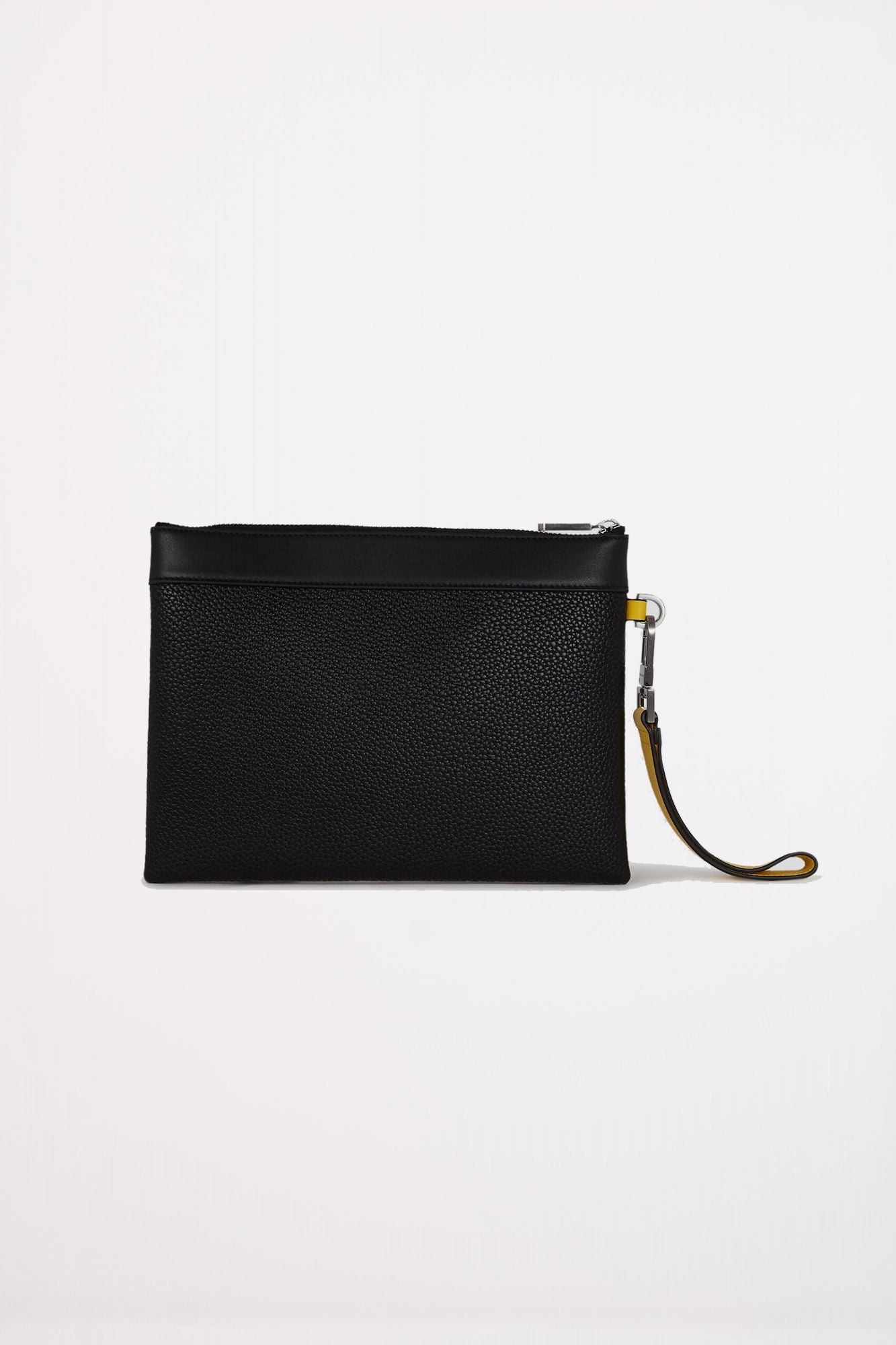 KARL LAGERFELD KL X DISNEY POUCH en color NEGRO (2)