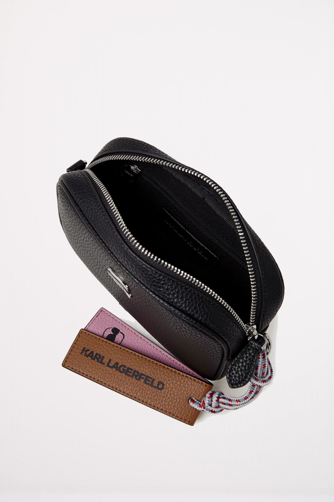 KARL LAGERFELD K/IKON PEBBLE SLIM CAMERA BAG en color NEGRO (3)