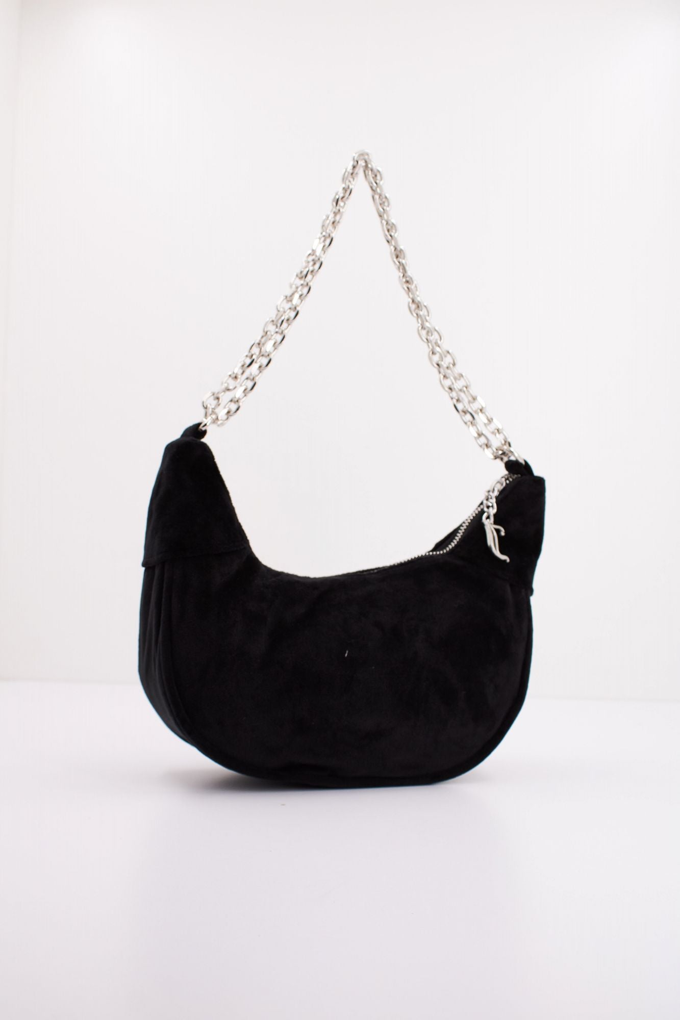 JUICY COUTURE KIMBERLY SMALL HOBO en color NEGRO (3)