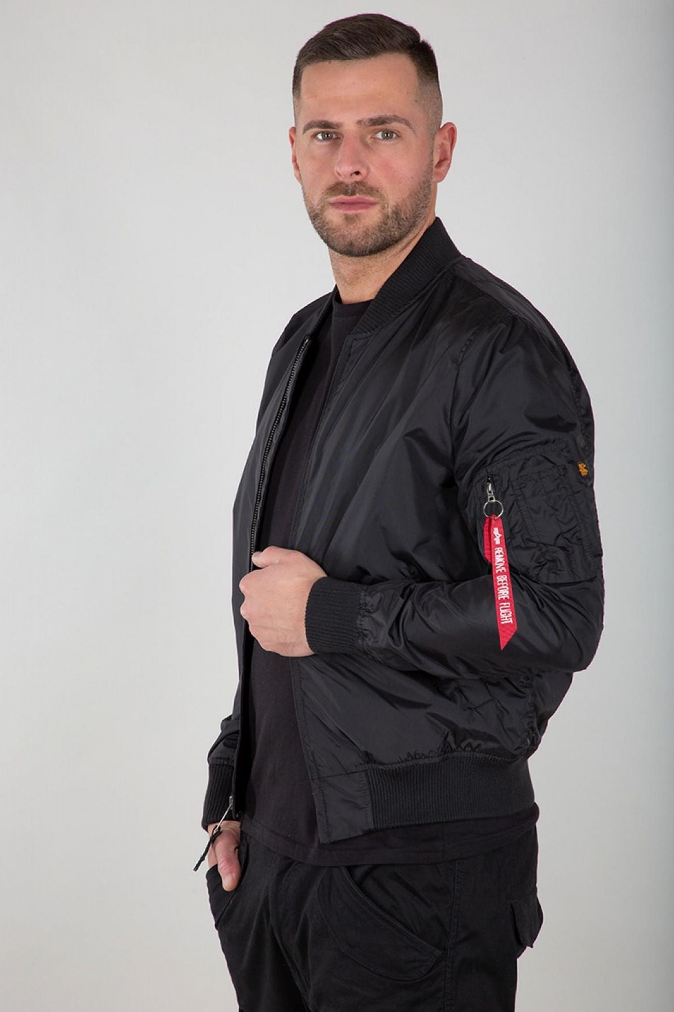 ALPHA INDUSTRIES 191103AF en color NEGRO (2)