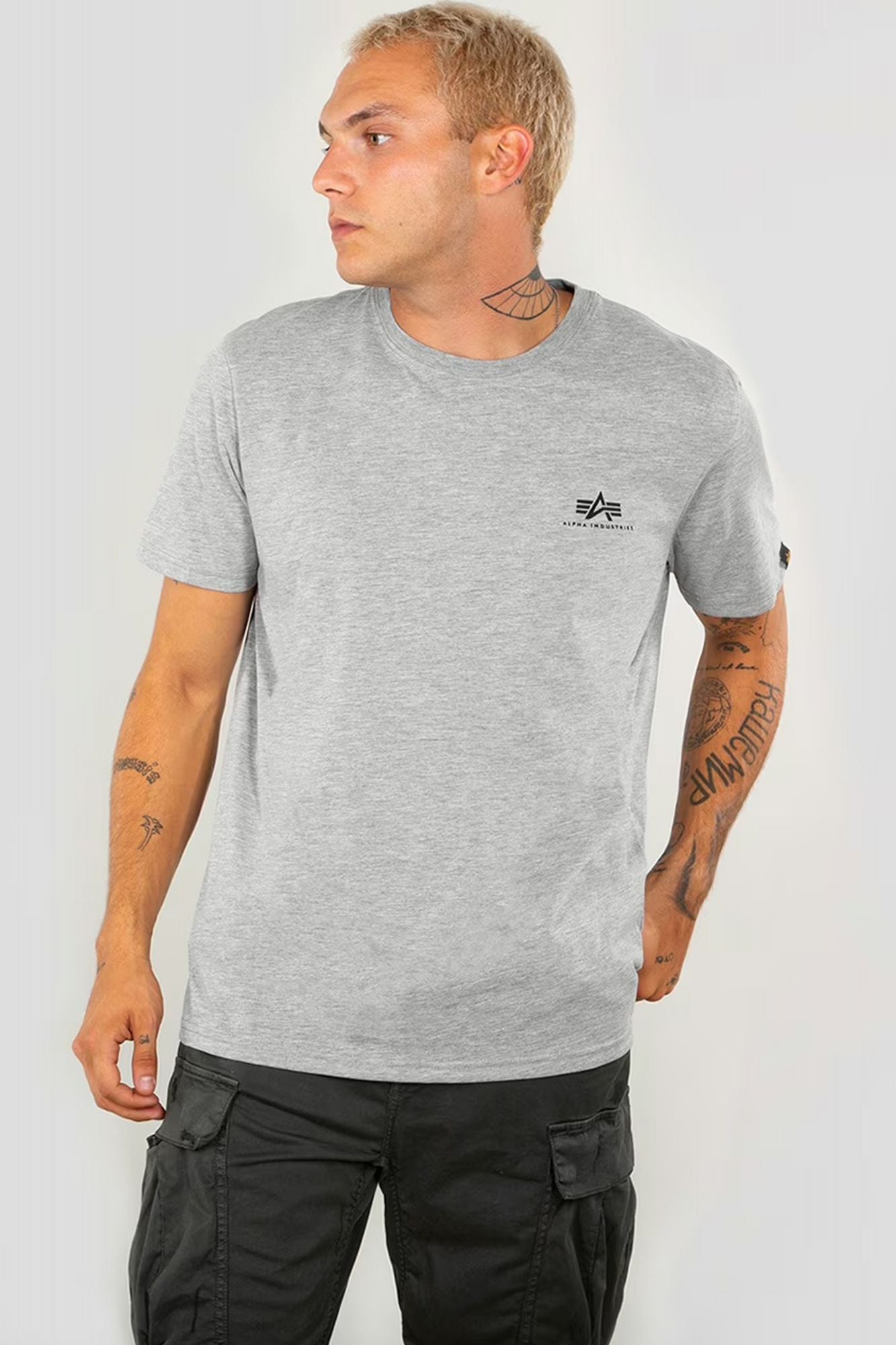 ALPHA INDUSTRIES TEE-SHIRT en color GRIS (4)
