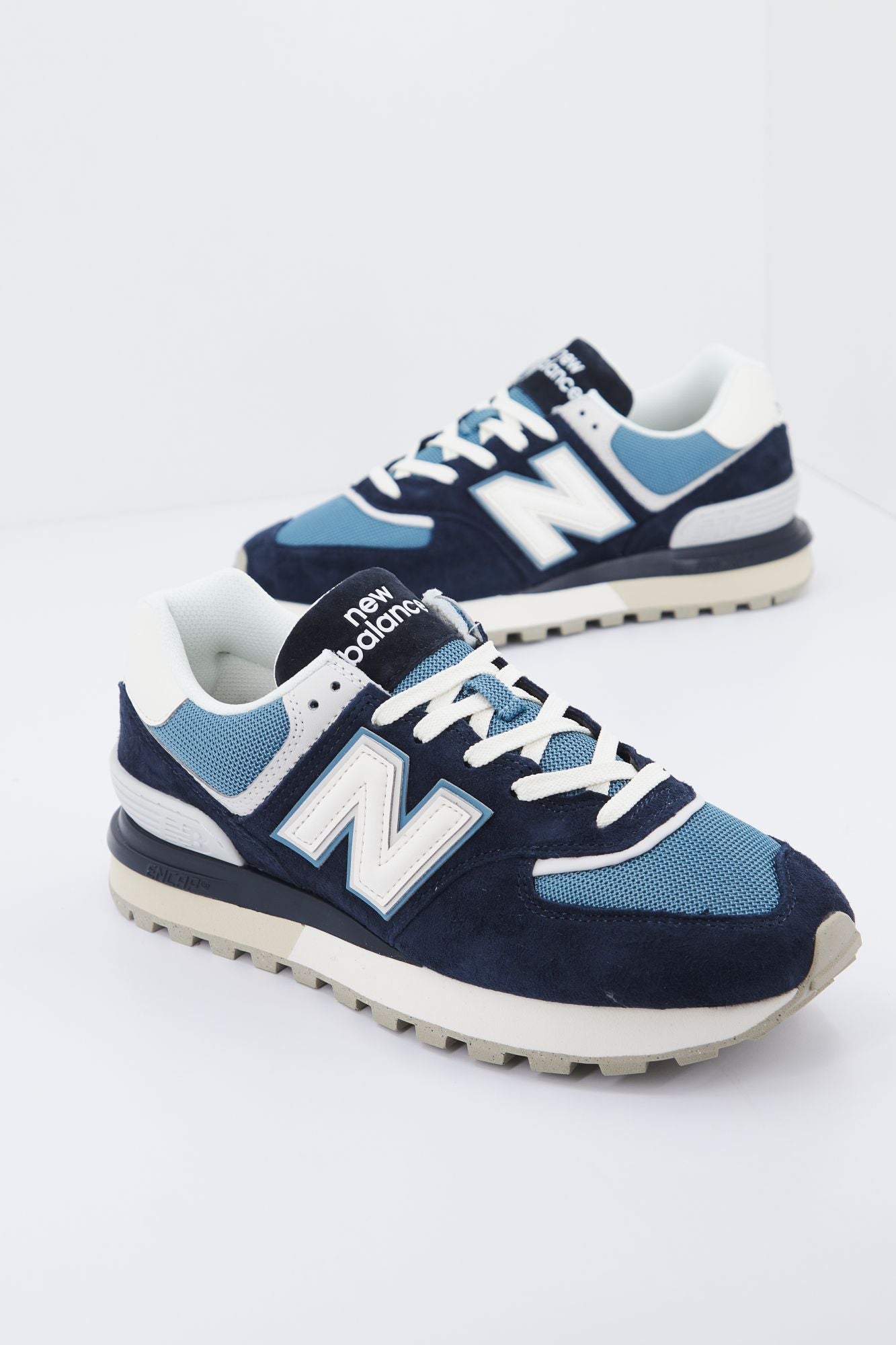 NEW BALANCE U574L GVC en color AZUL (1)