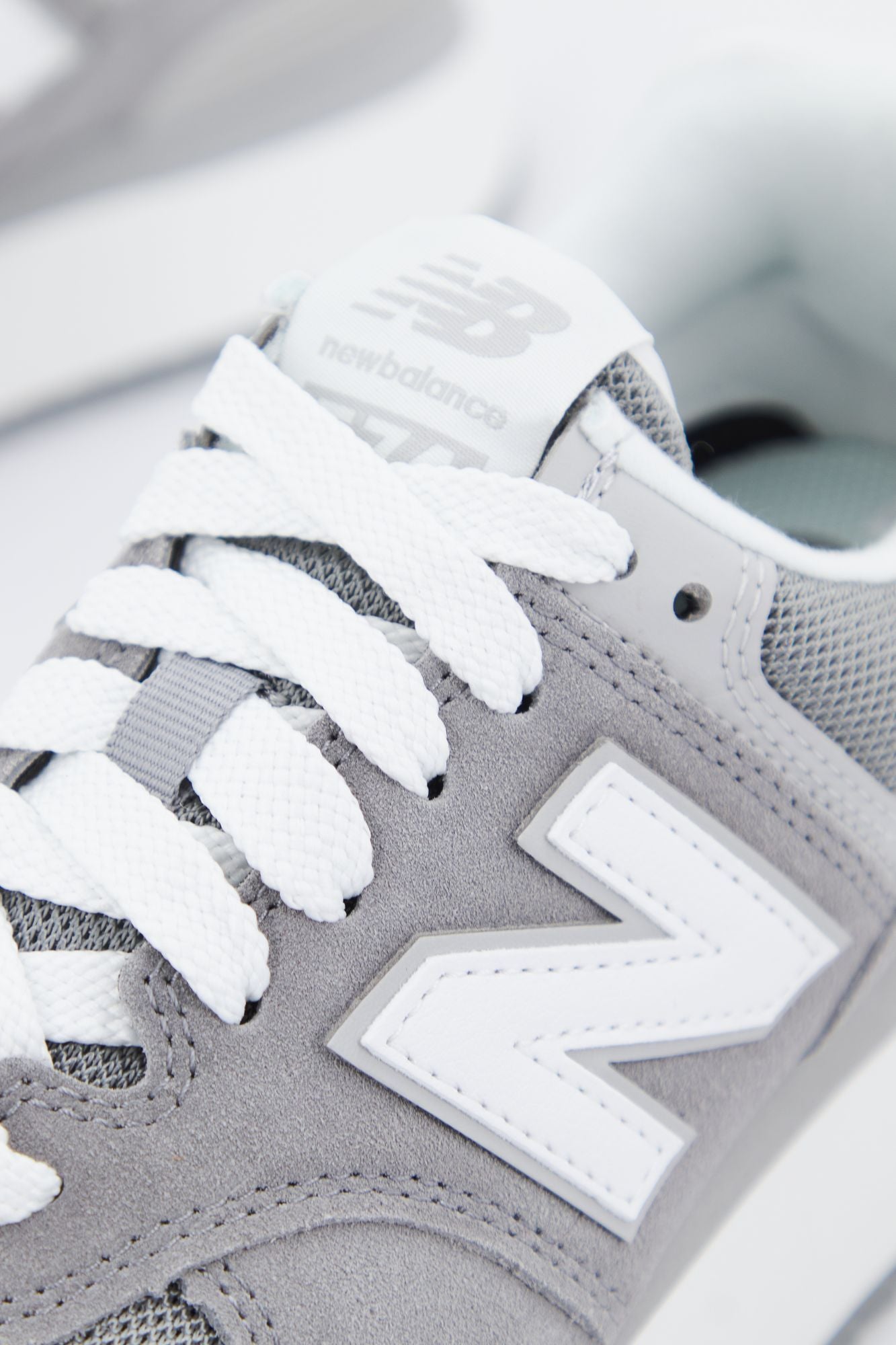 NEW BALANCE WL574 ZSD en color GRIS (4)