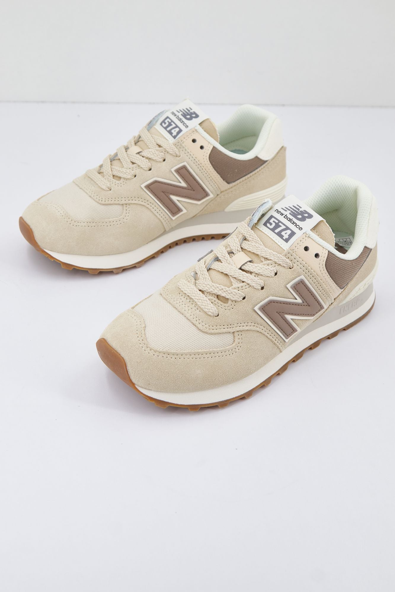 NEW BALANCE WL574 NS2 en color BEIS (1)