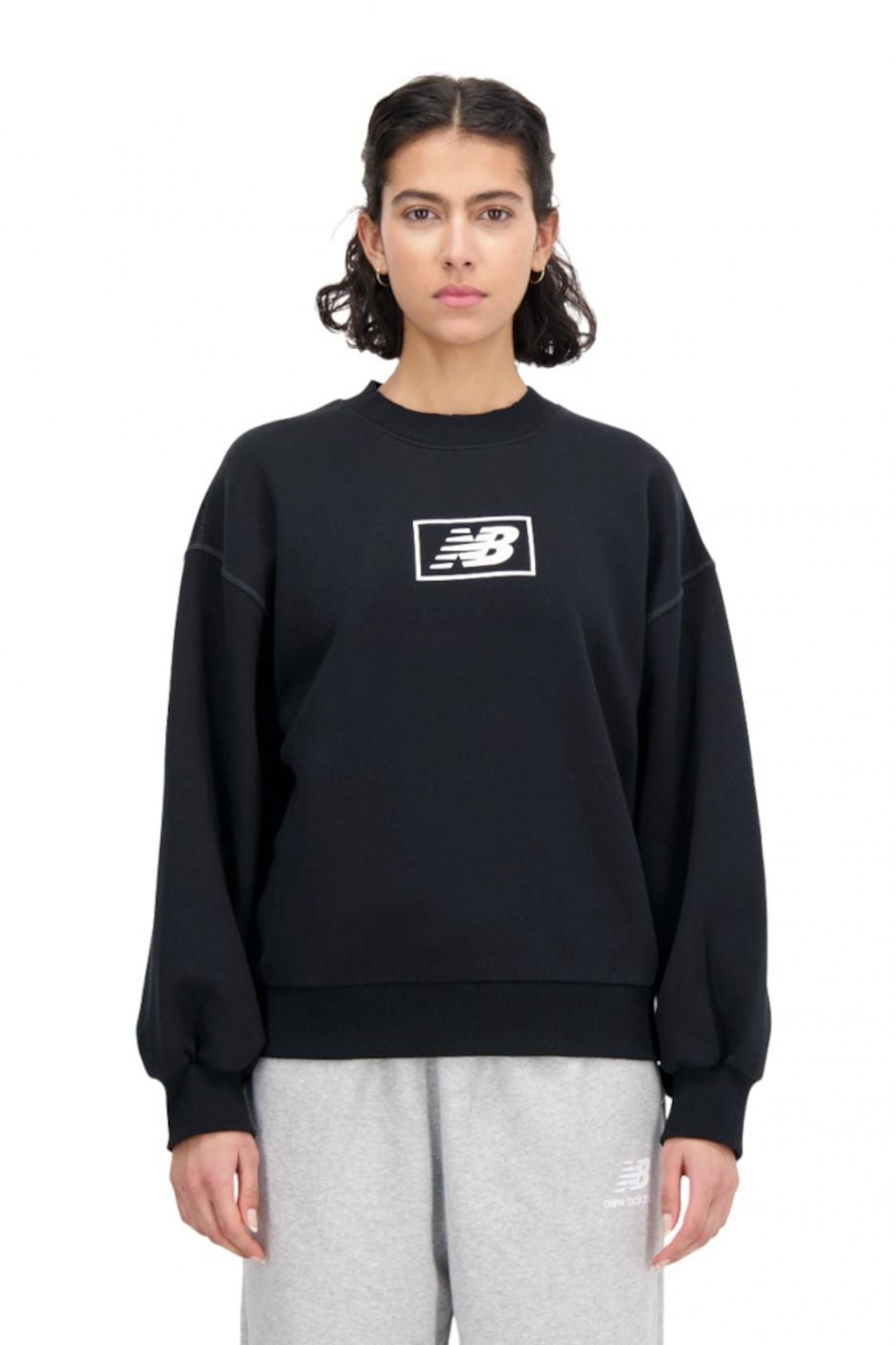 NEW BALANCE ESSENTIALS BRUSHED BACK en color NEGRO (1)