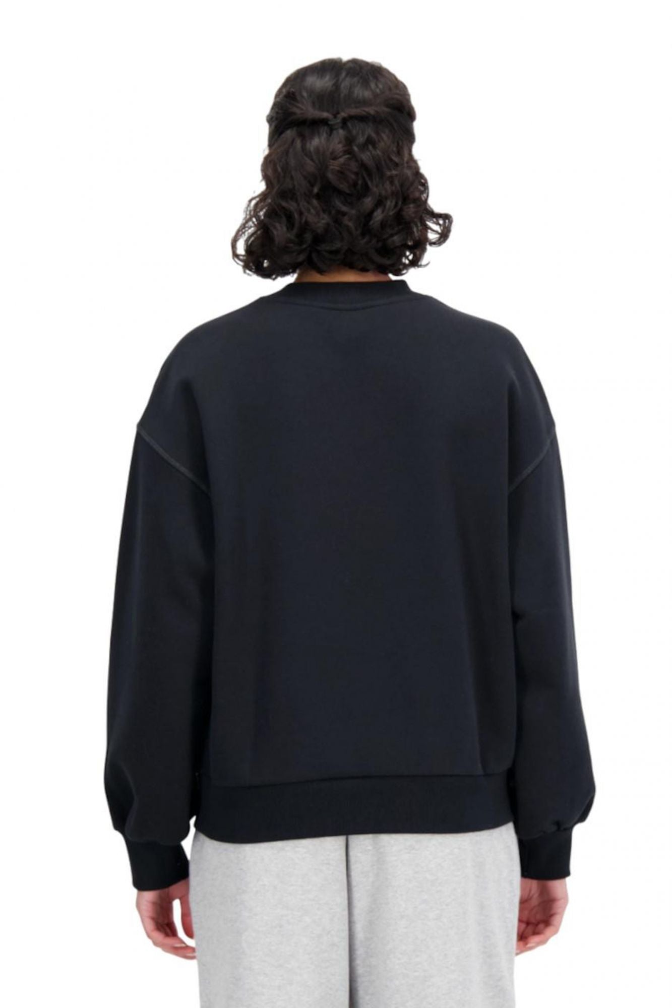 NEW BALANCE ESSENTIALS BRUSHED BACK en color NEGRO (2)