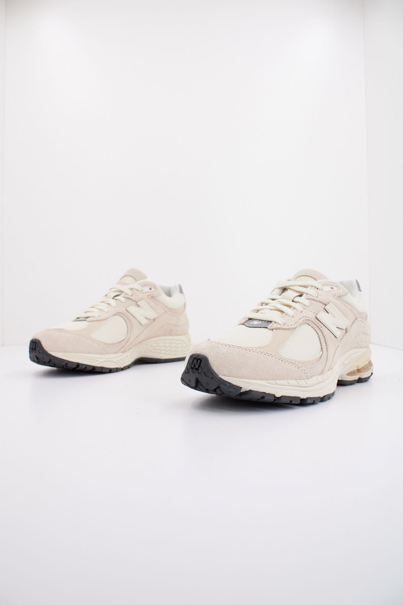 NEW BALANCE M2002 RCC en color ROSA (2)