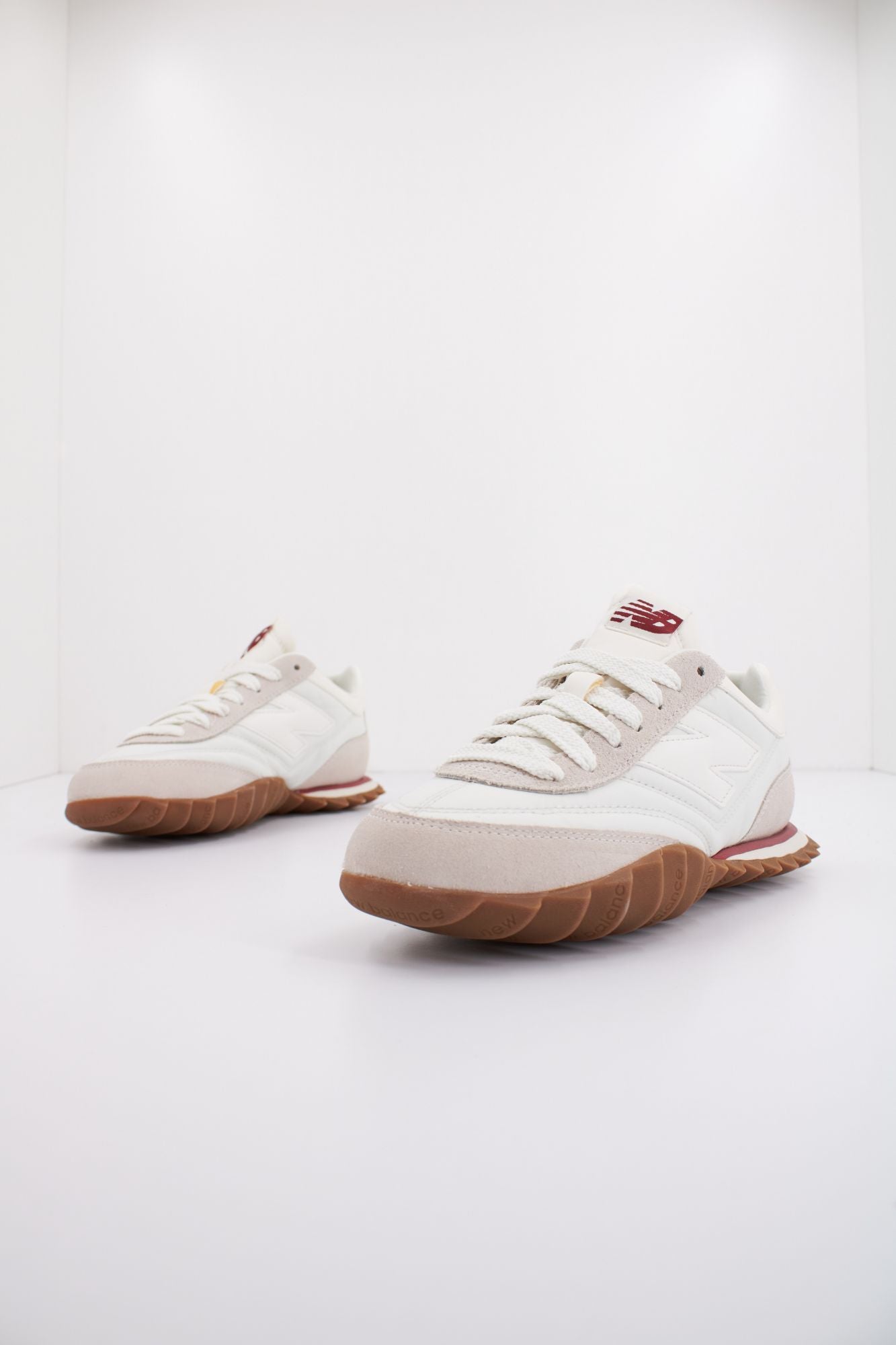 NEW BALANCE URC30 AC en color BLANCO (2)